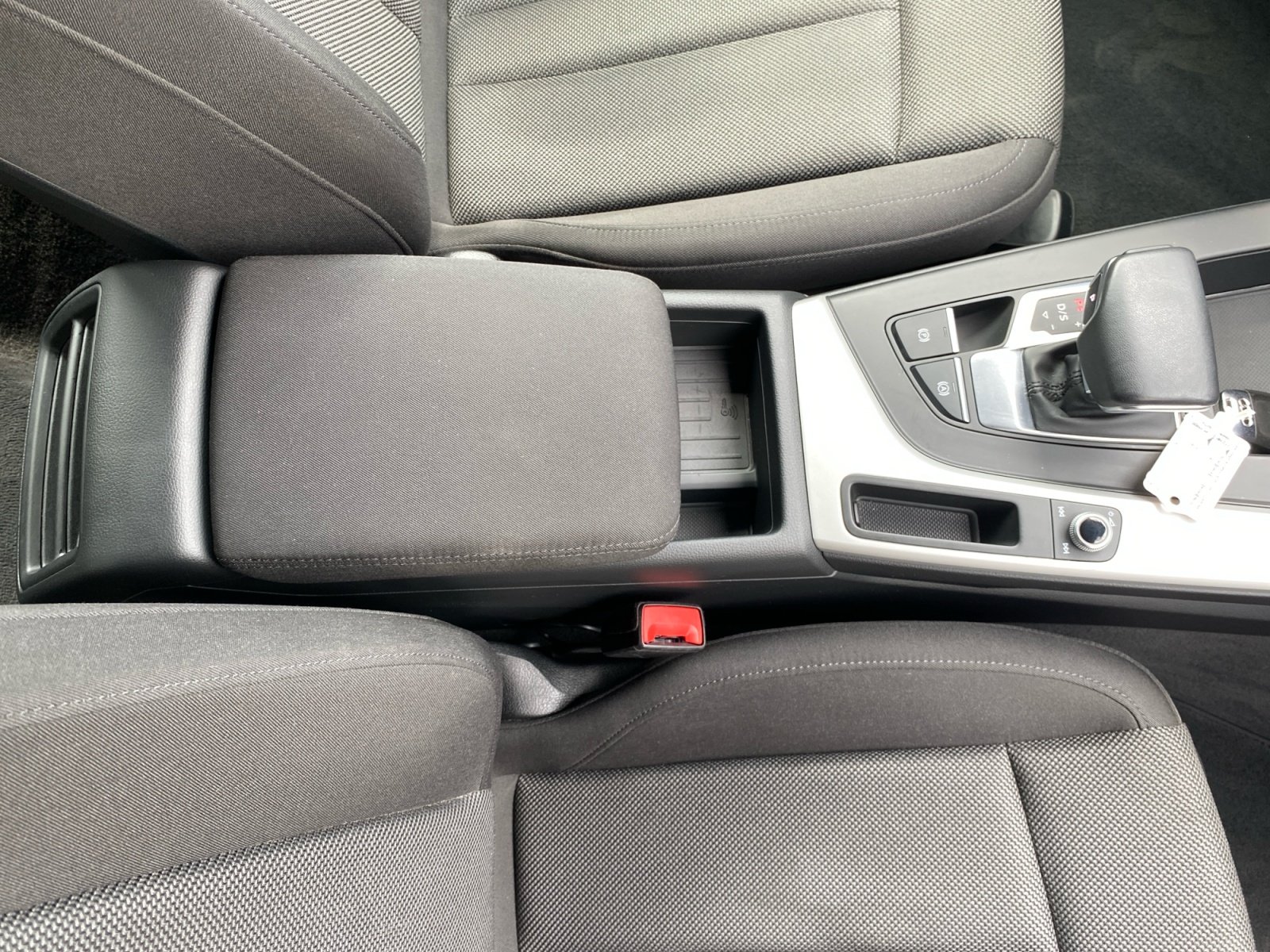 A4 Avant Advanced 40 TDI quattro S tronic 360,LM
