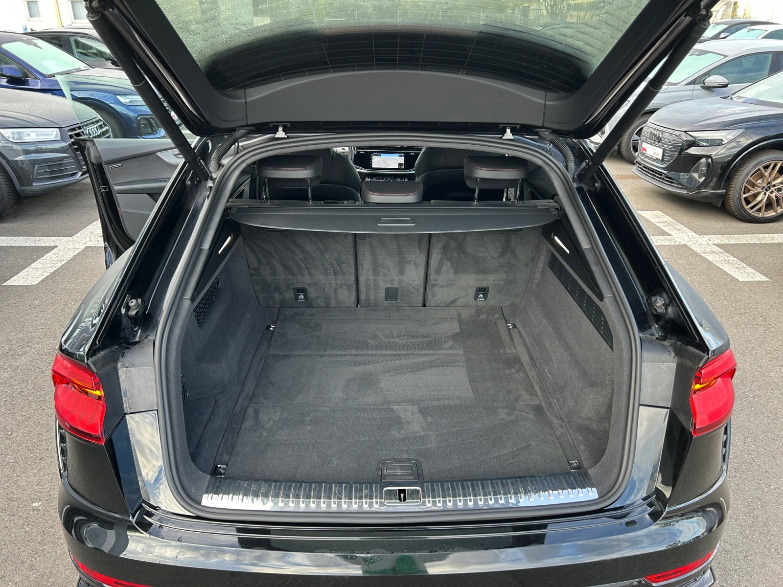 RSQ8 quattro tiptronic BO,matrix,360,HUD,Kam.