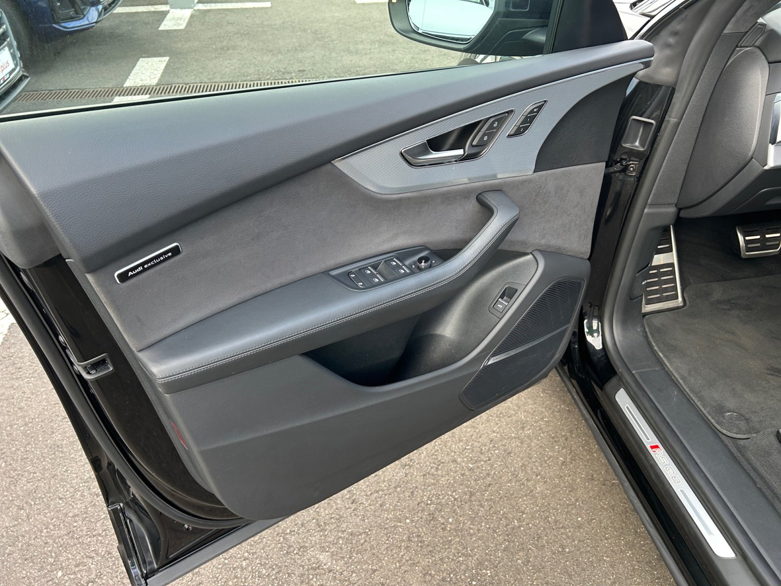 RSQ8 quattro tiptronic BO,matrix,360,HUD,Kam.