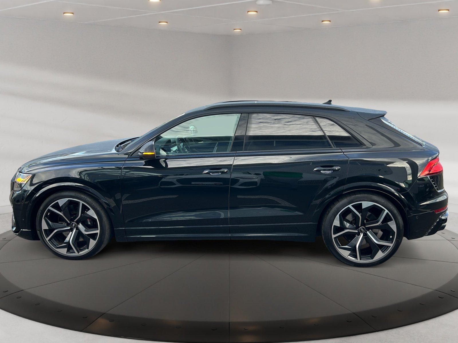 RSQ8 quattro tiptronic BO,matrix,360,HUD,Kam.