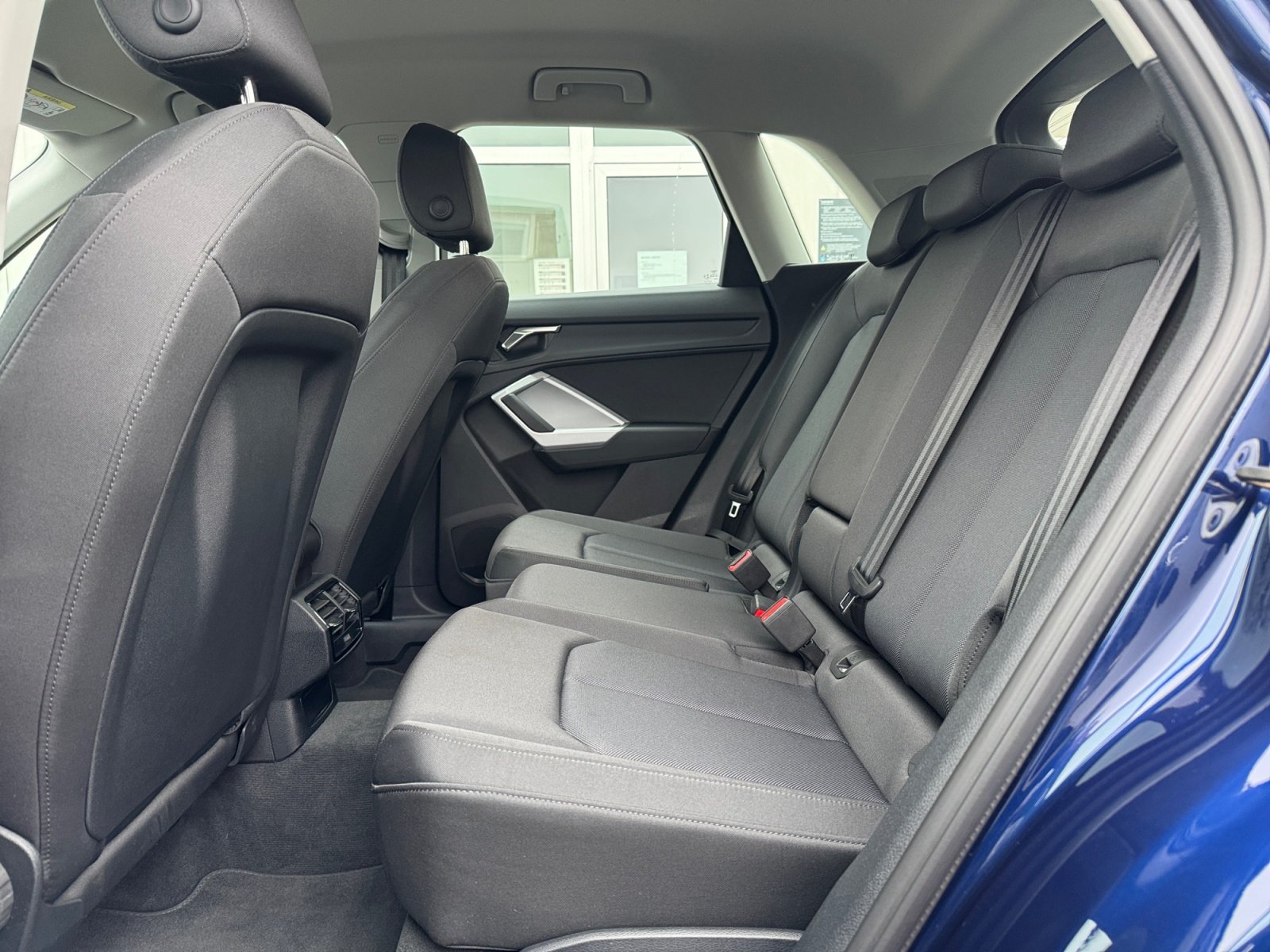 Q3 TFSIe 180(245)  S tronic 45 TFSI e 180(245)  S tronic