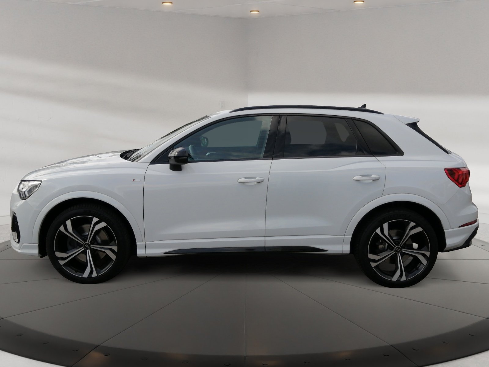 Q3 SUV S line 40 TFSI quattro S tronic S Line,LM