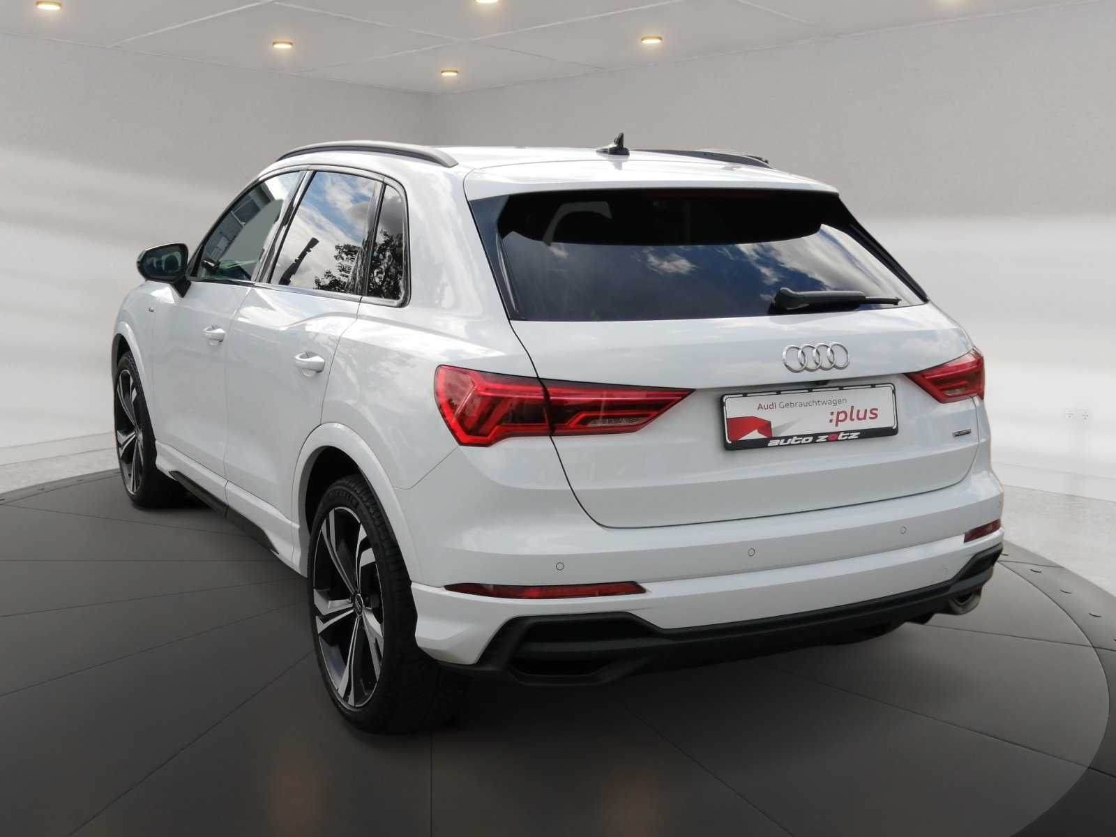 Q3 SUV S line 40 TFSI quattro S tronic S Line,LM