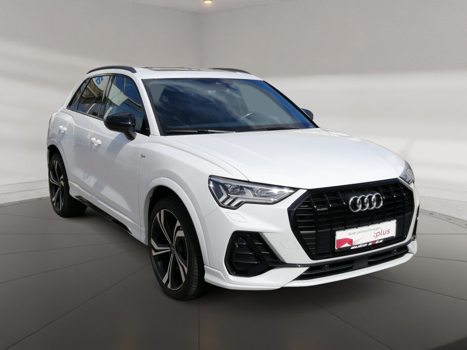 Q3 SUV S line 40 TFSI quattro S tronic S Line,LM