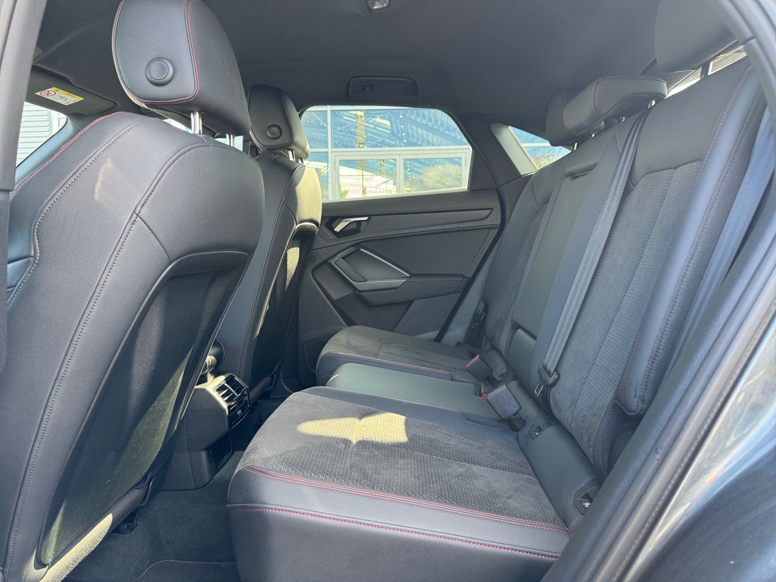 Q3 Sportback S line 45 TFSIe S tronic S Line,LED