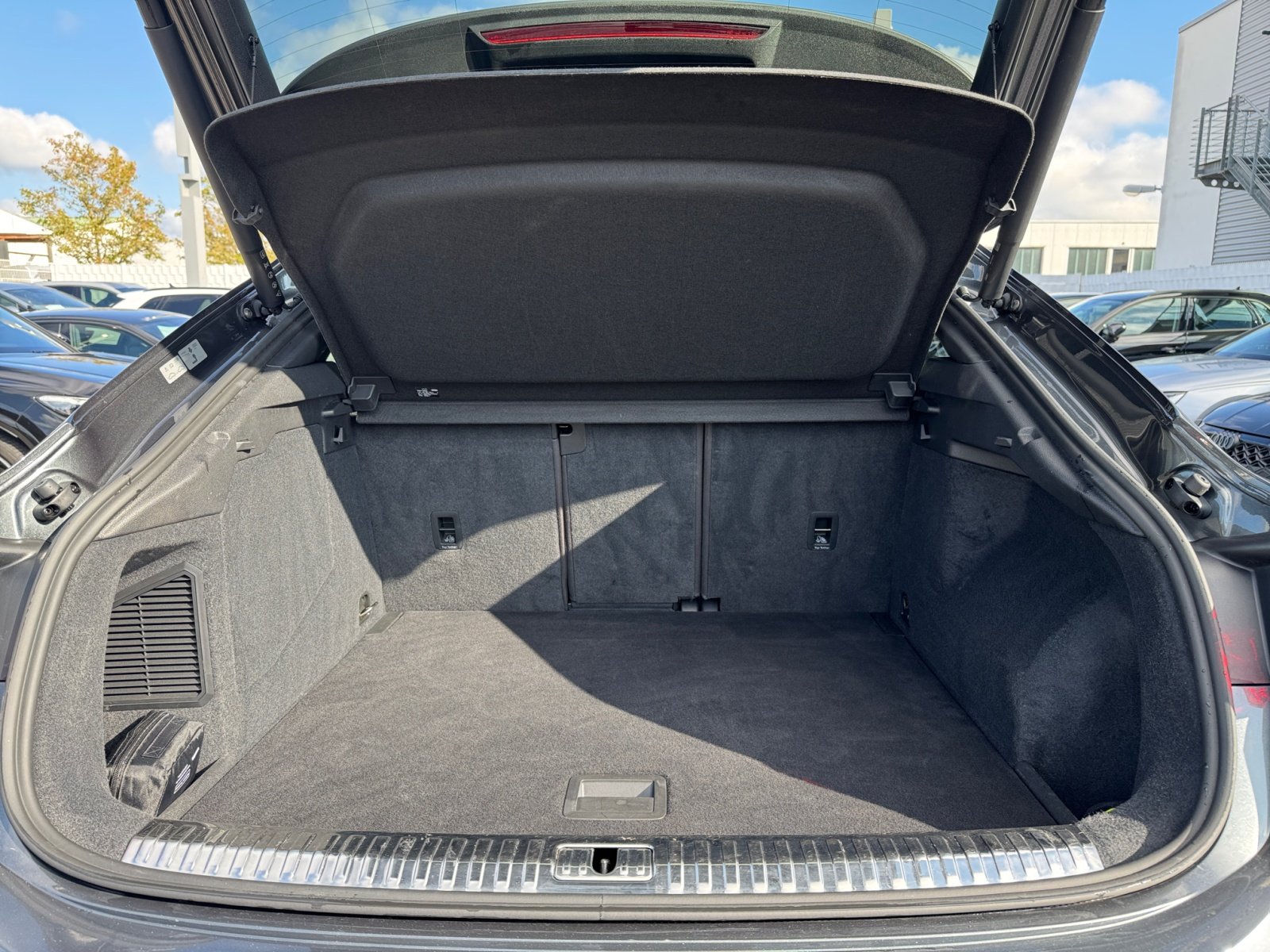 Q3 Sportback S line 45 TFSIe S tronic S Line,LED