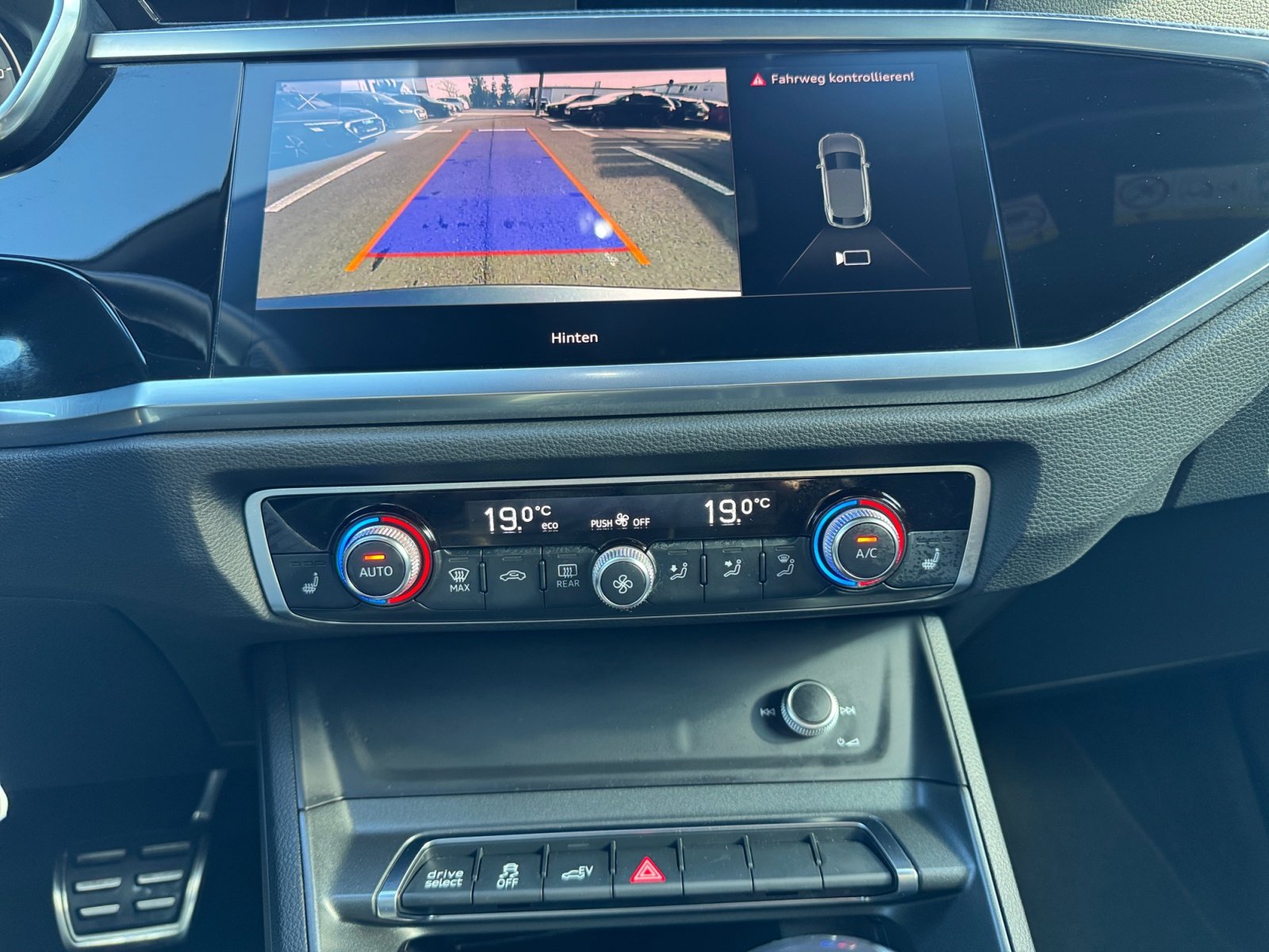 Q3 Sportback S line 45 TFSIe S tronic S Line,LED