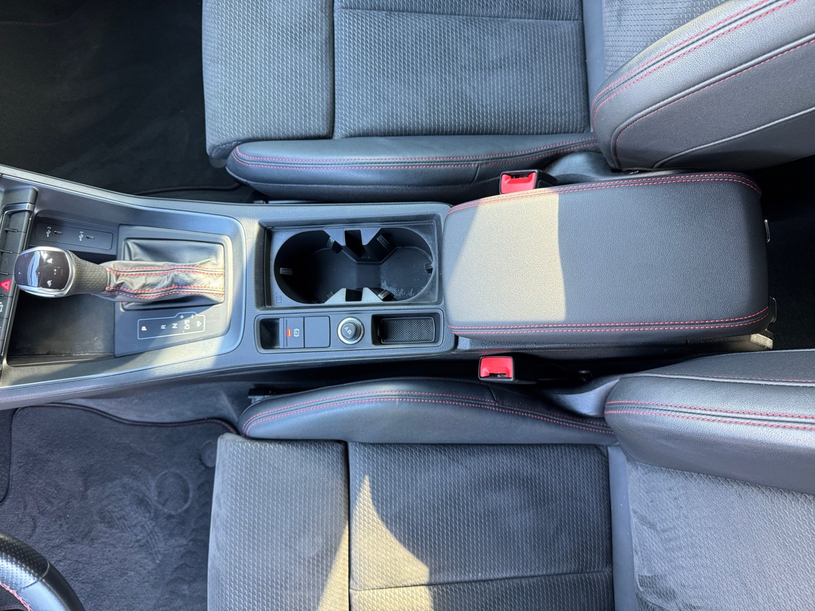 Q3 Sportback S line 45 TFSIe S tronic S Line,LED