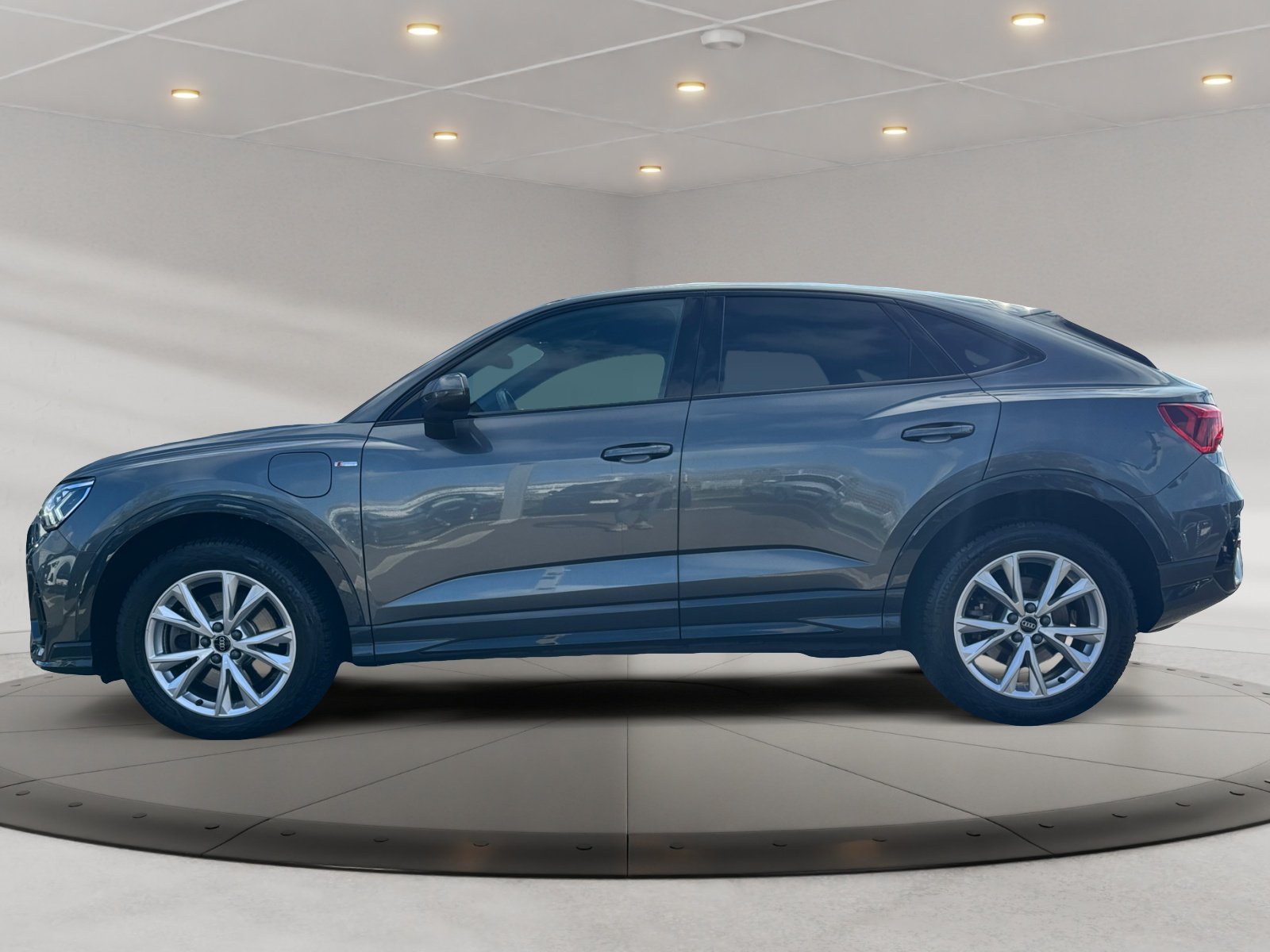 Q3 Sportback S line 45 TFSIe S tronic S Line,LED