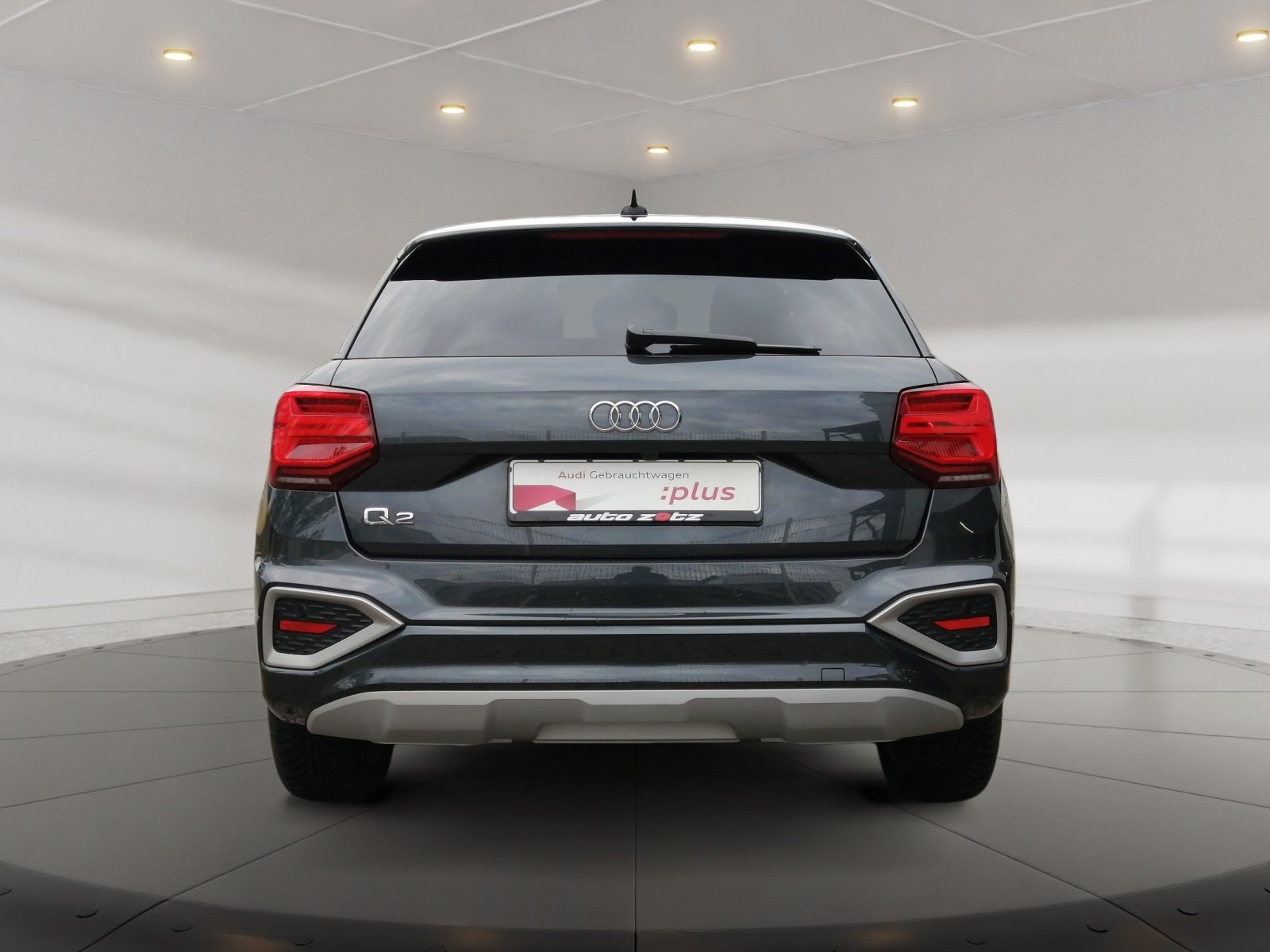 Q2 advanced 35 TFSI S tronic S Line,matrix,Kam.