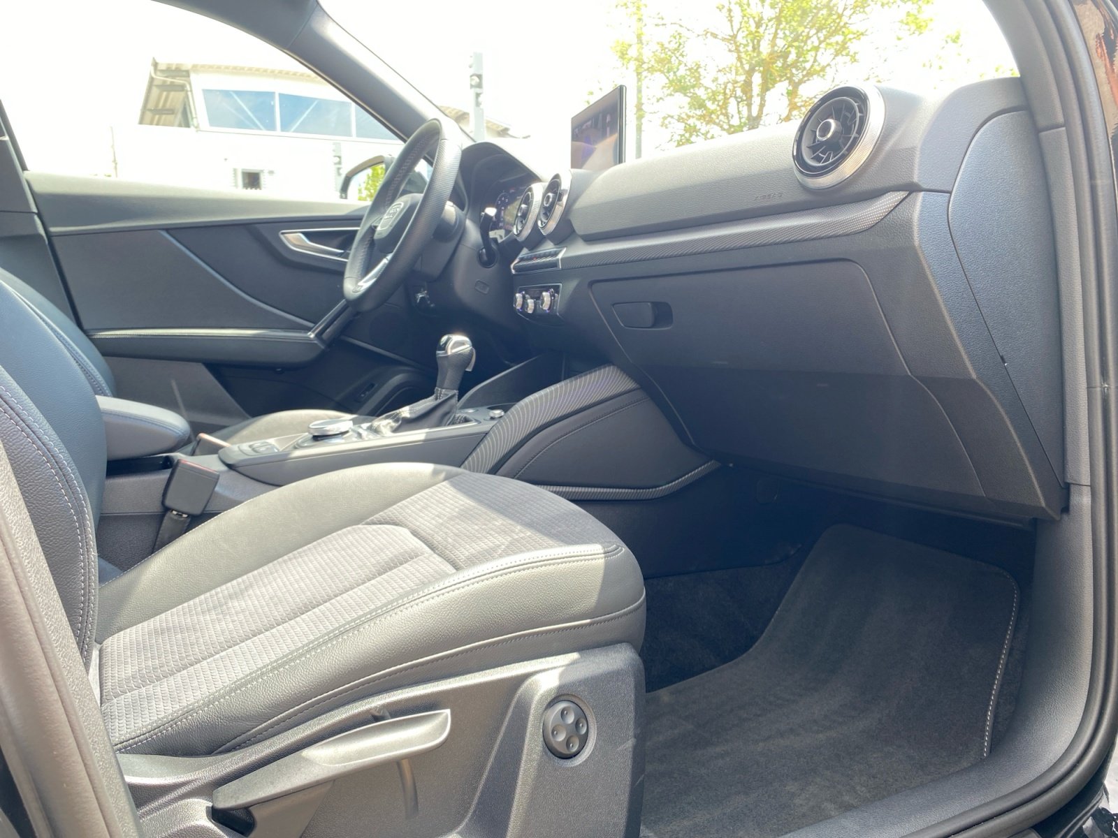 Q2 S line 35 TFSI S tronic S Line,matrix,Kam.,LM