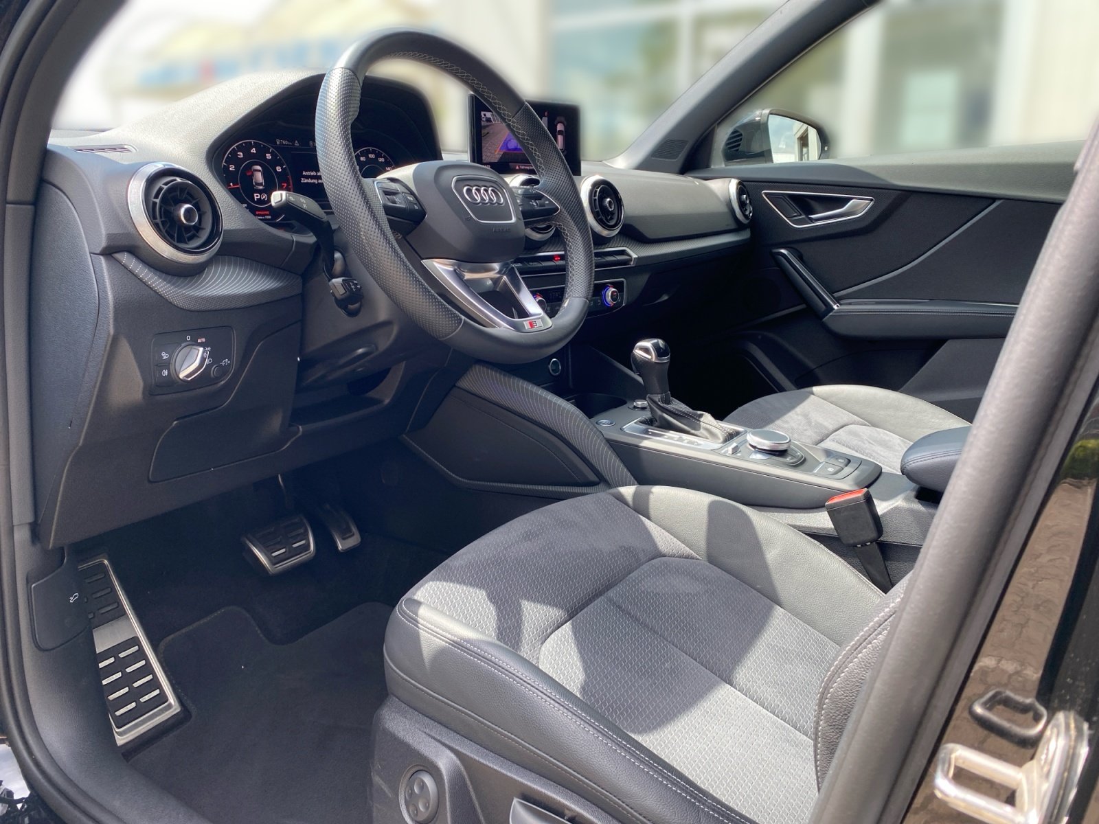Q2 S line 35 TFSI S tronic S Line,matrix,Kam.,LM