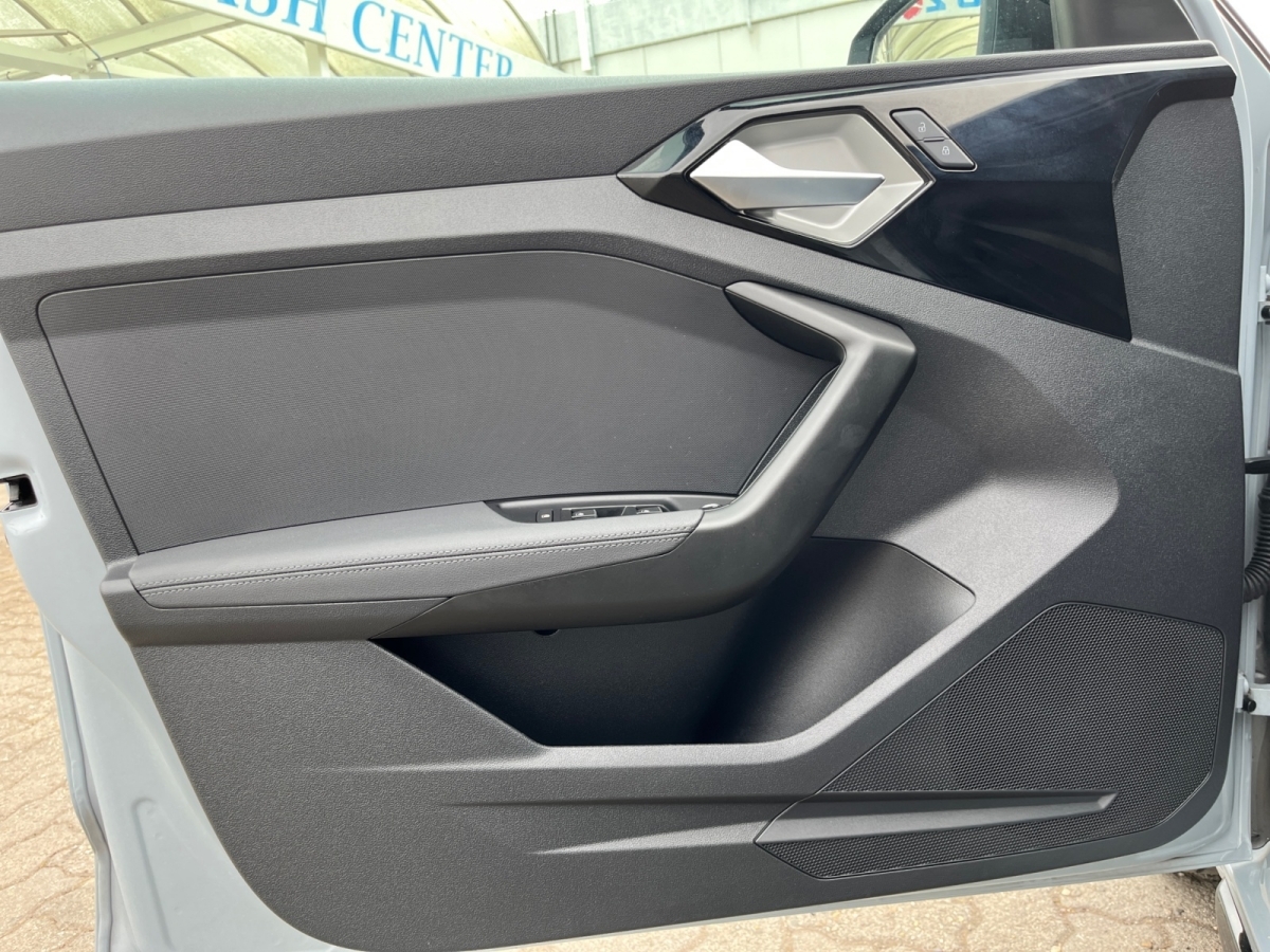 A1 Sportback S line 30 TFSI S tronic S line 30 TFSI S tronic