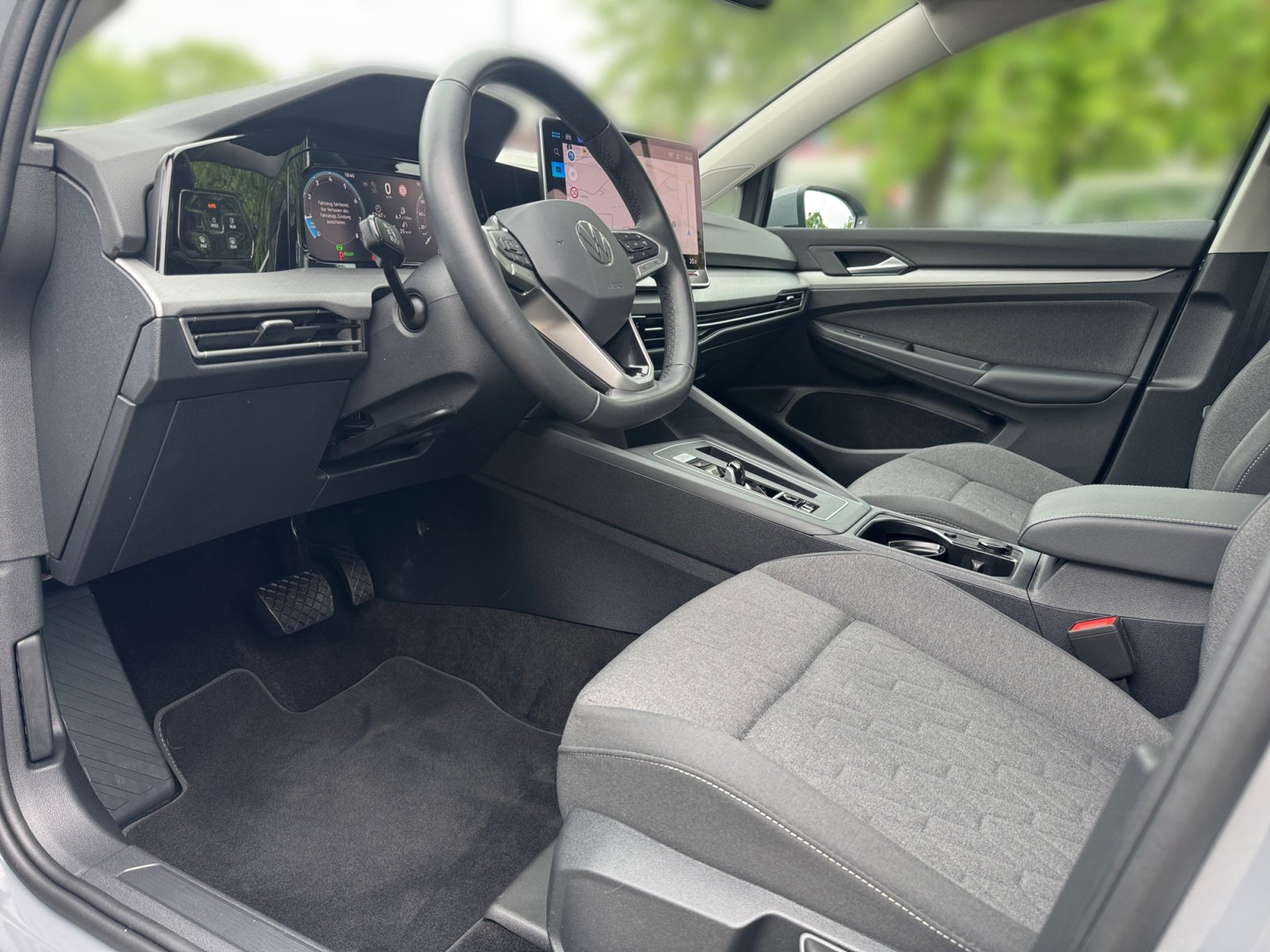 Golf VIII Life 1.5 l eTSI OPF  DSG Kam.,PDC,ACC