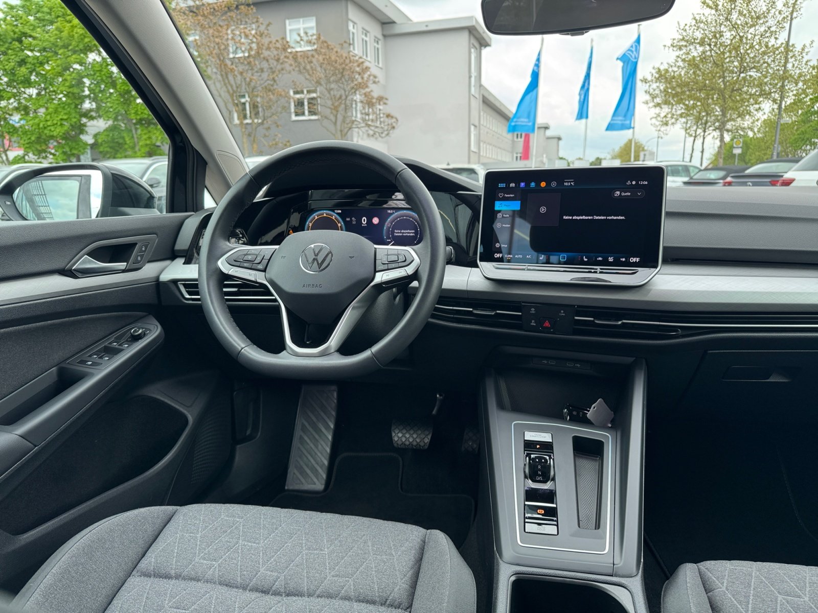 Golf VIII Life 1.5 l eTSI OPF  DSG Kam.,PDC,ACC