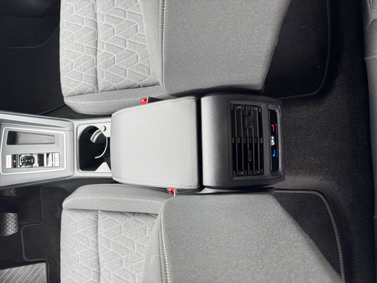 Golf VIII Life 1.5 l eTSI OPF  DSG Kam.,PDC,ACC