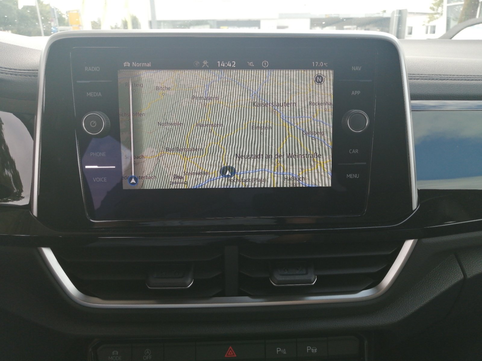 T-ROC R-Line 1.0 TSI LED-Plus Navi ACC SHZ,