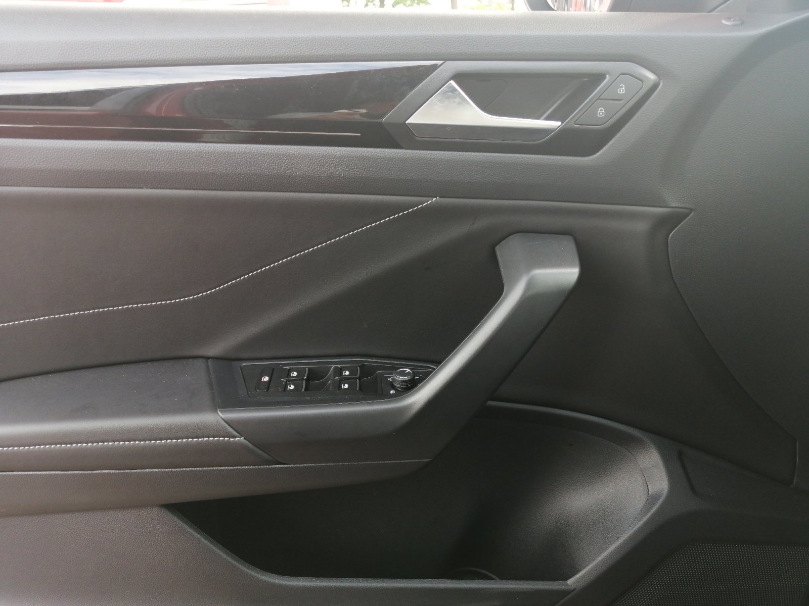 T-ROC R-Line 1.0 TSI LED-Plus Navi ACC SHZ,