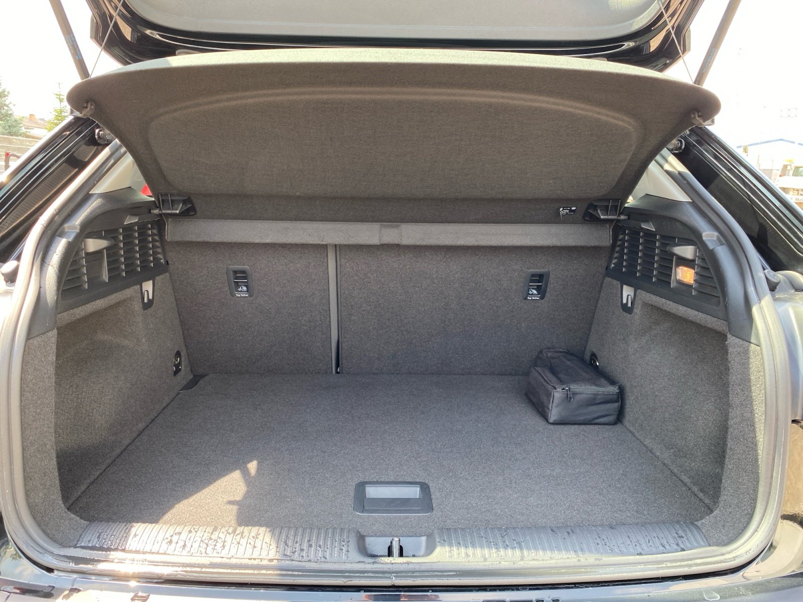 Q2 Sport 1.4 TFSI S tronic PDC,Navi,AUT,KlimaA