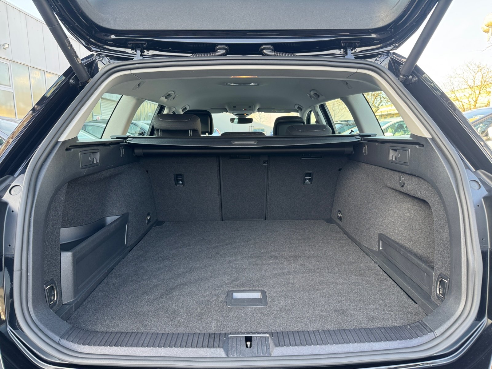 Passat Variant GTE Kam.,Massage,PDC,ACC,LED,Navi