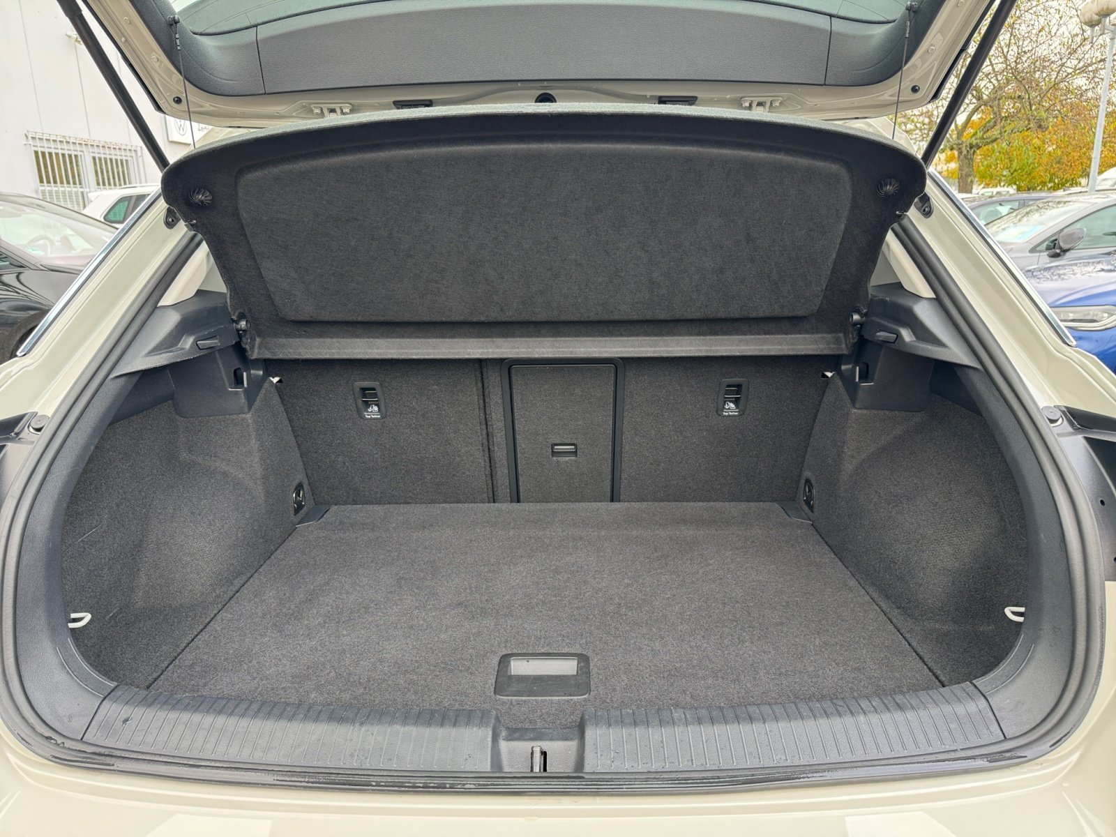 T-ROC Life 2.0 TDI SCR 110 kW 7-Gang-DSG PDC,LED