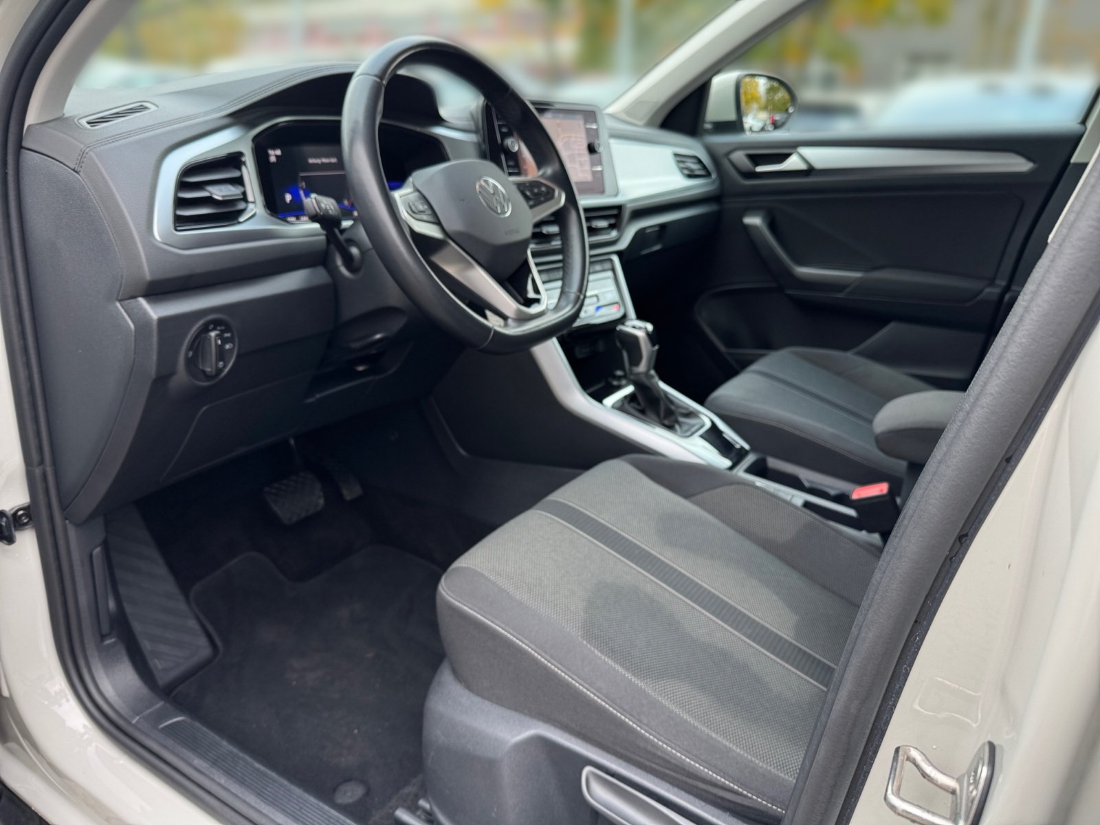 T-ROC Life 2.0 TDI SCR 110 kW 7-Gang-DSG PDC,LED