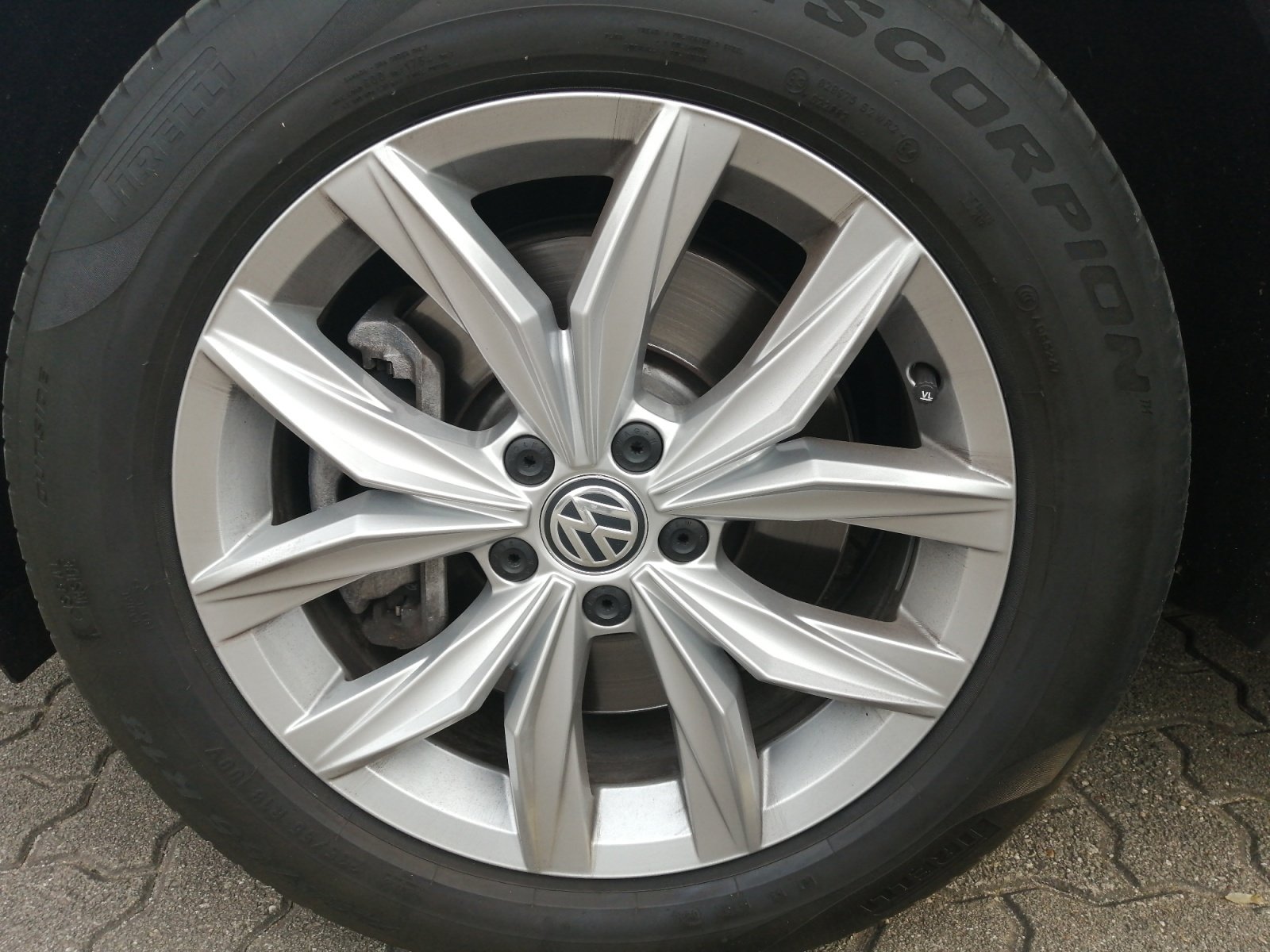 Tiguan 2.0TDI Highline 4Motion Kam.,PDC,Virtual