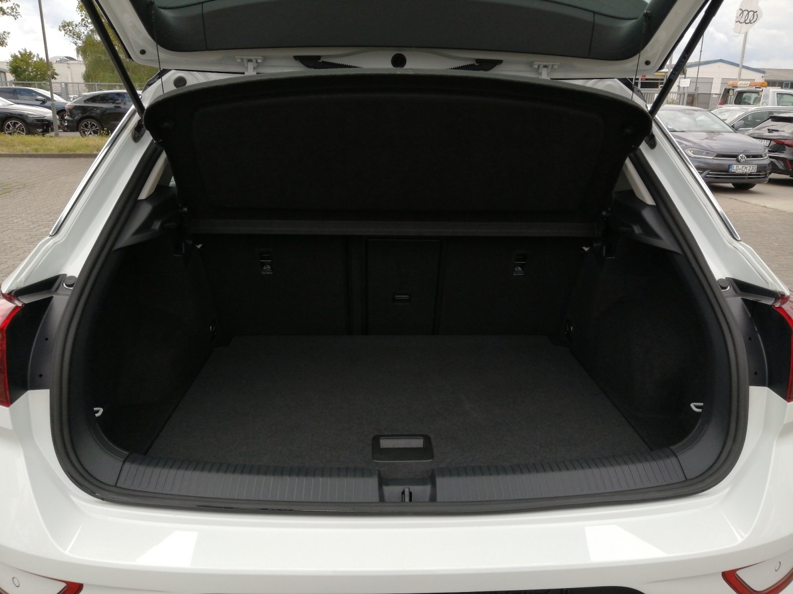 T-Roc Life 1.0 TSI OPF 81 kW 6-Gang PDC,Virtual