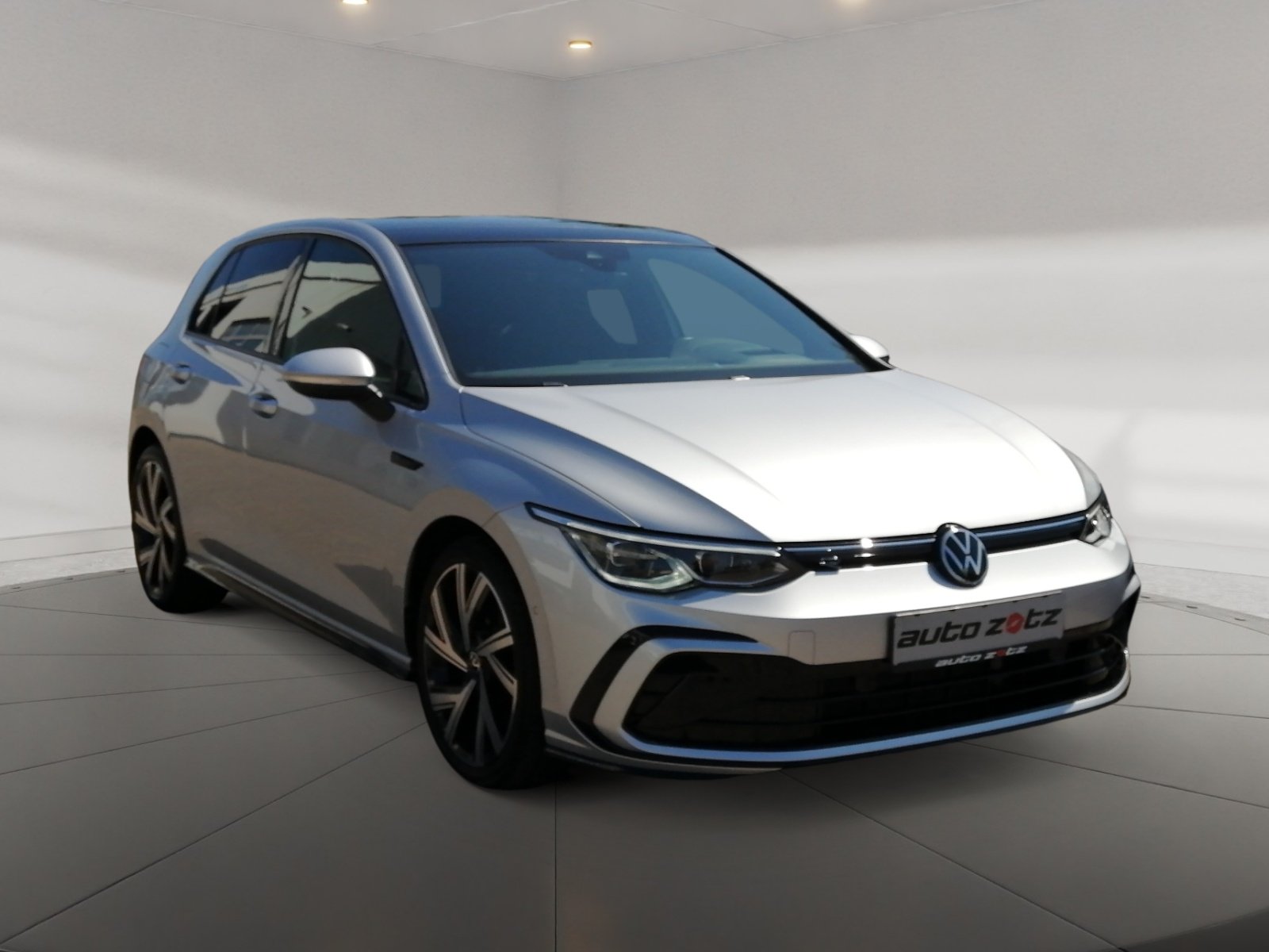 Golf R-Line 1.5eTSI HUD,Kam.,PANO,PDC,Virtual,LM