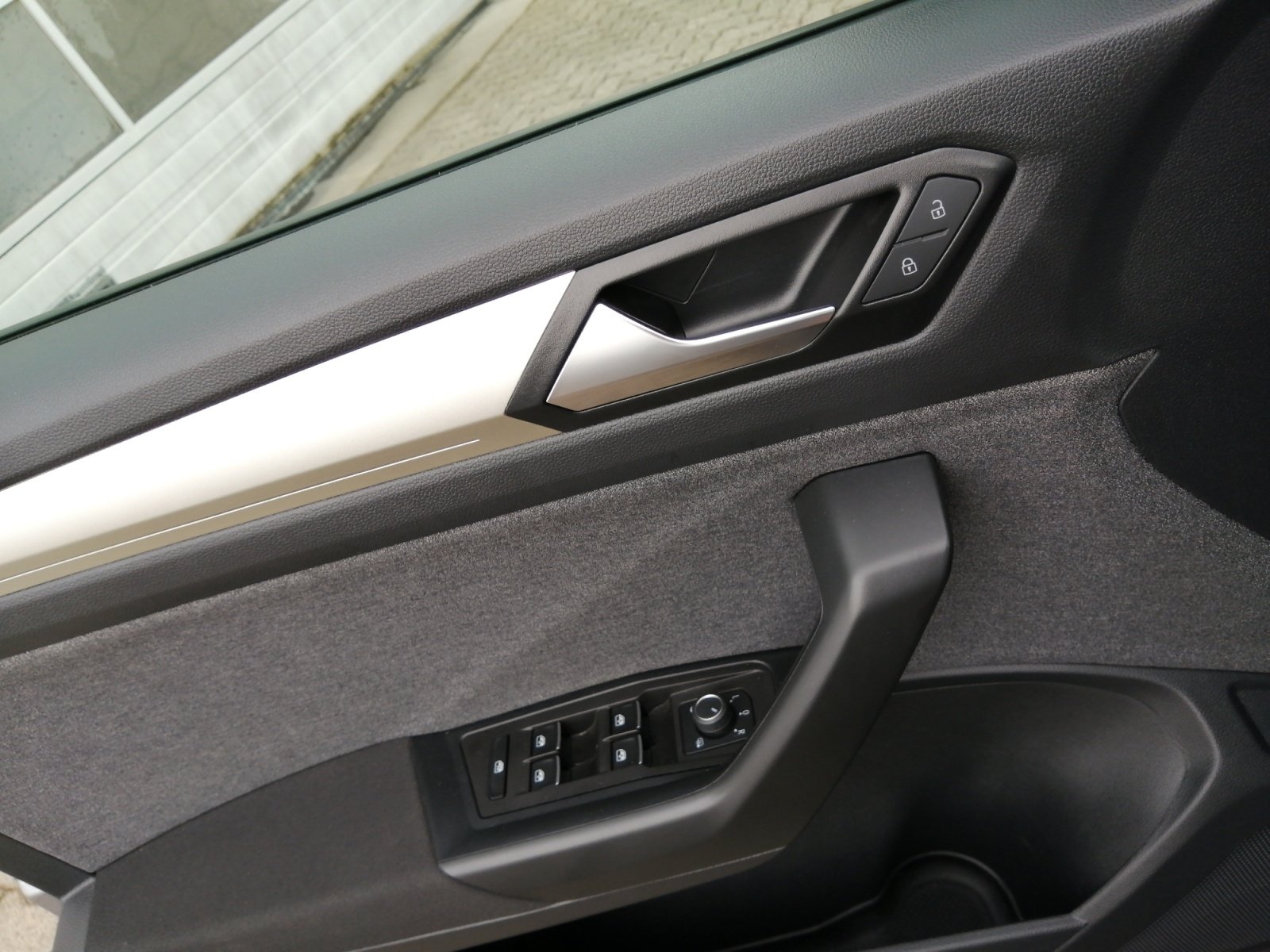 T-Roc MOVE 1.0 l TSI OPF  6-Gang PDC,Virtual,LED