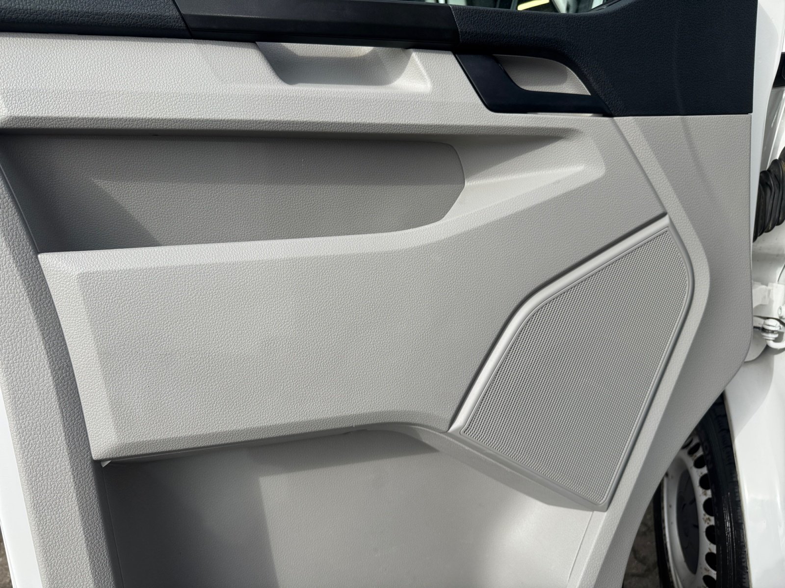 T6 Transporter 2.0TDI Kombi 8Sitzer KÜ PDC