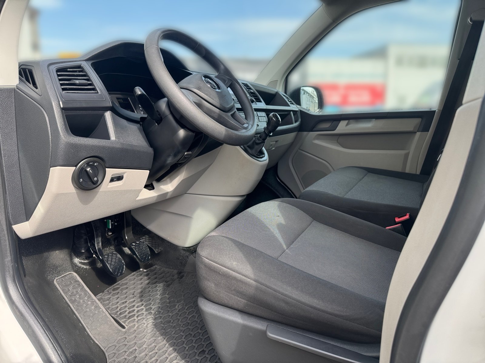 T6 Transporter 2.0TDI Kombi 8Sitzer KÜ PDC