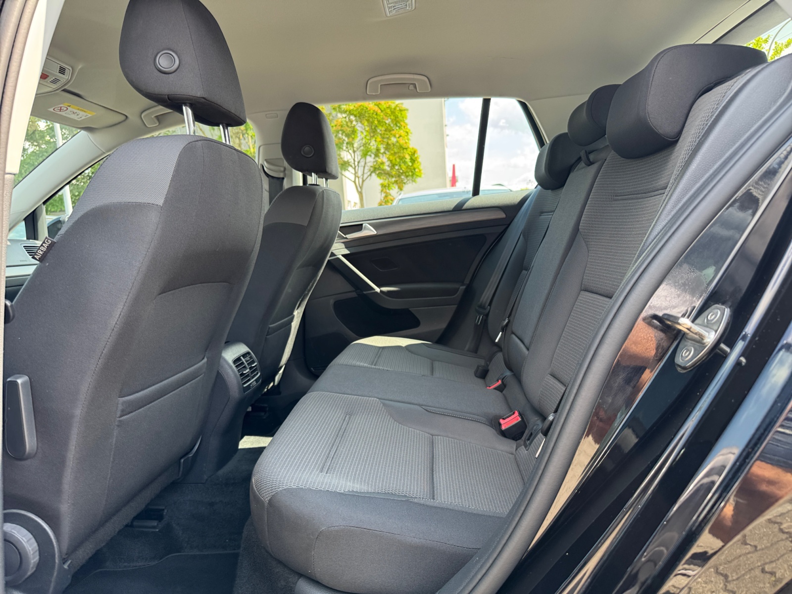 Golf VII e-GOLF ,PDC,Navi,LED,2xKlima,LM