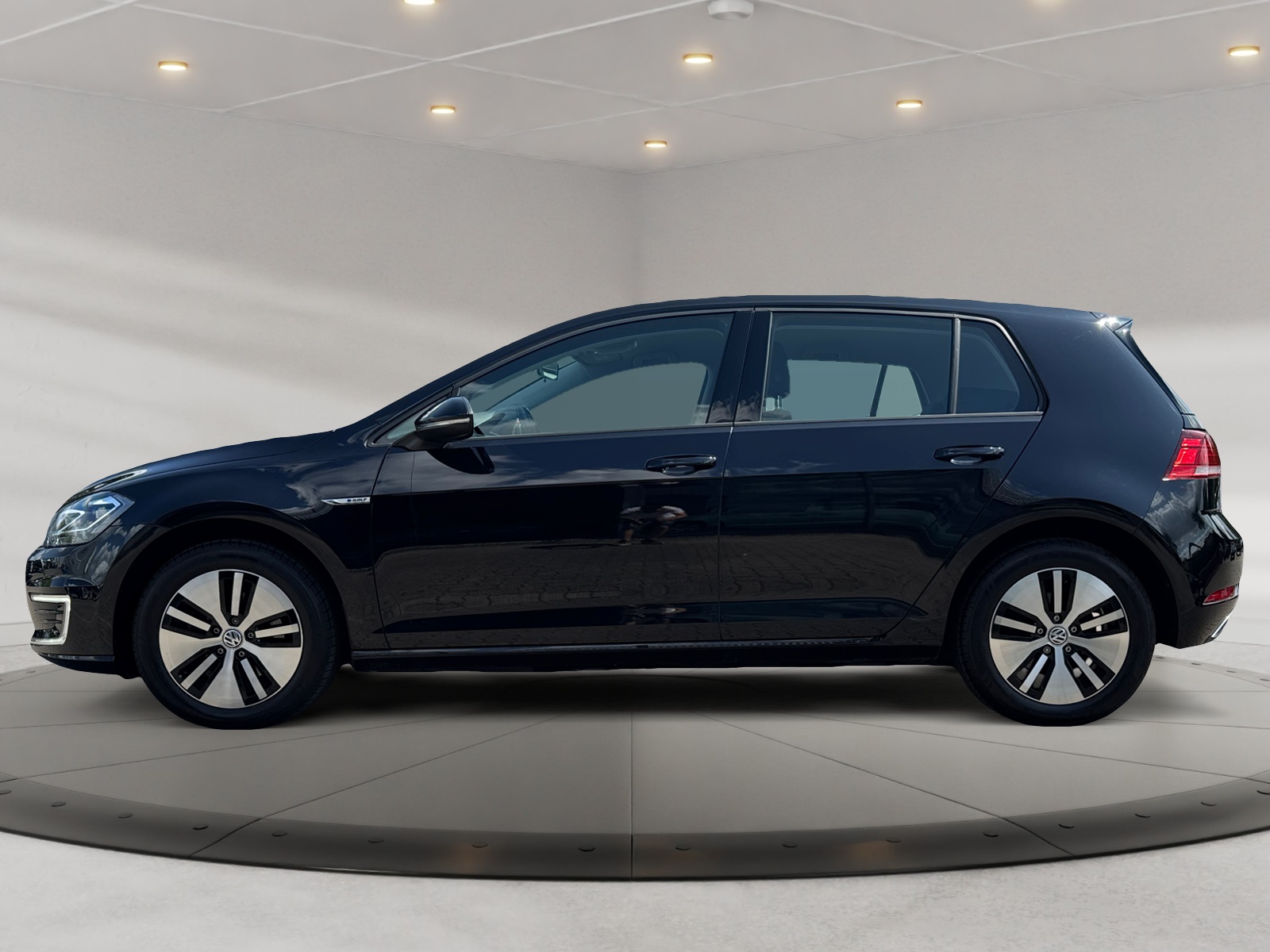 Golf VII e-GOLF ,PDC,Navi,LED,2xKlima,LM