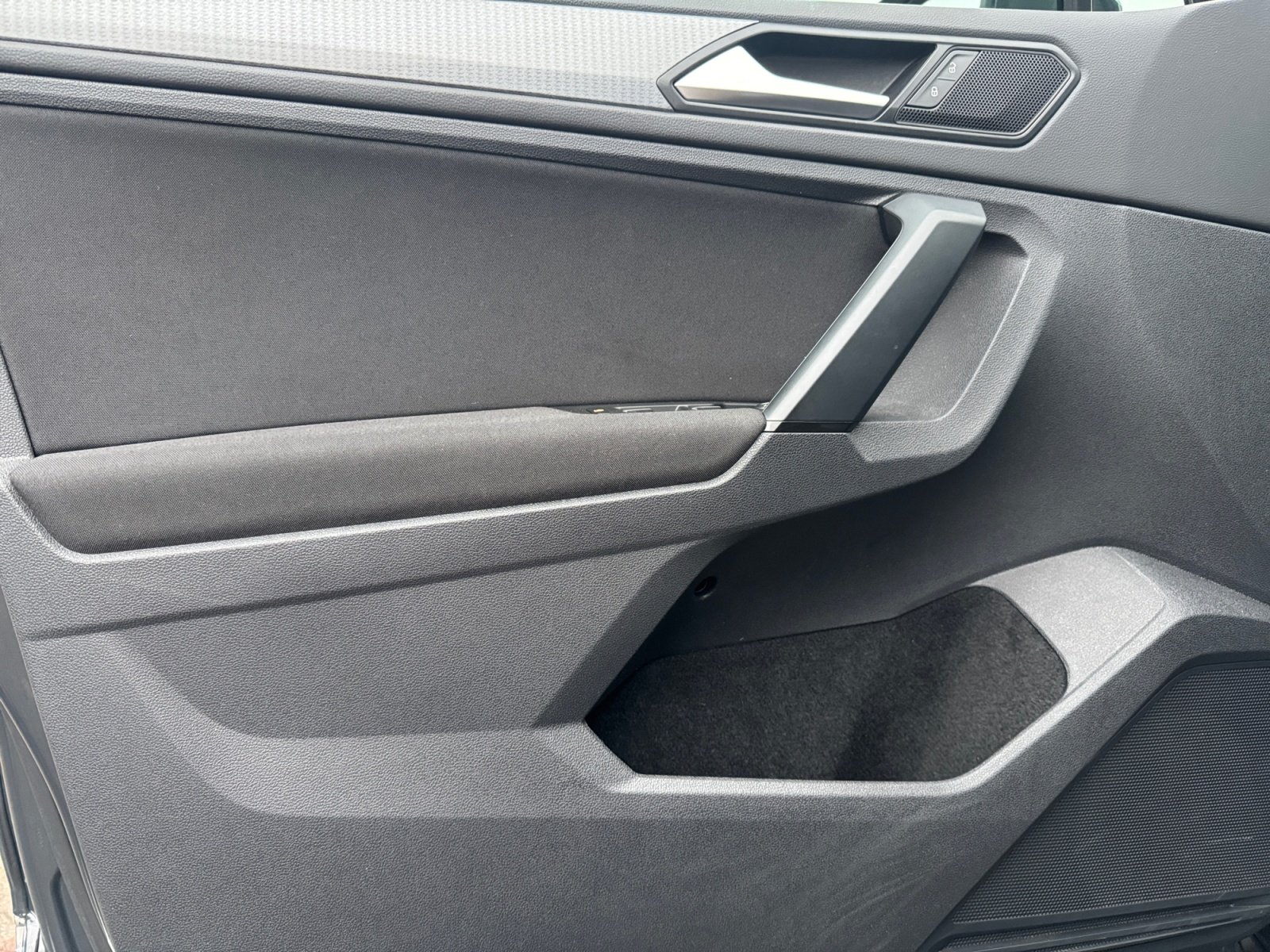 Tiguan Life 2.0 TDI DSG Kam.,PDC,ACC,AHK,LED,AUT