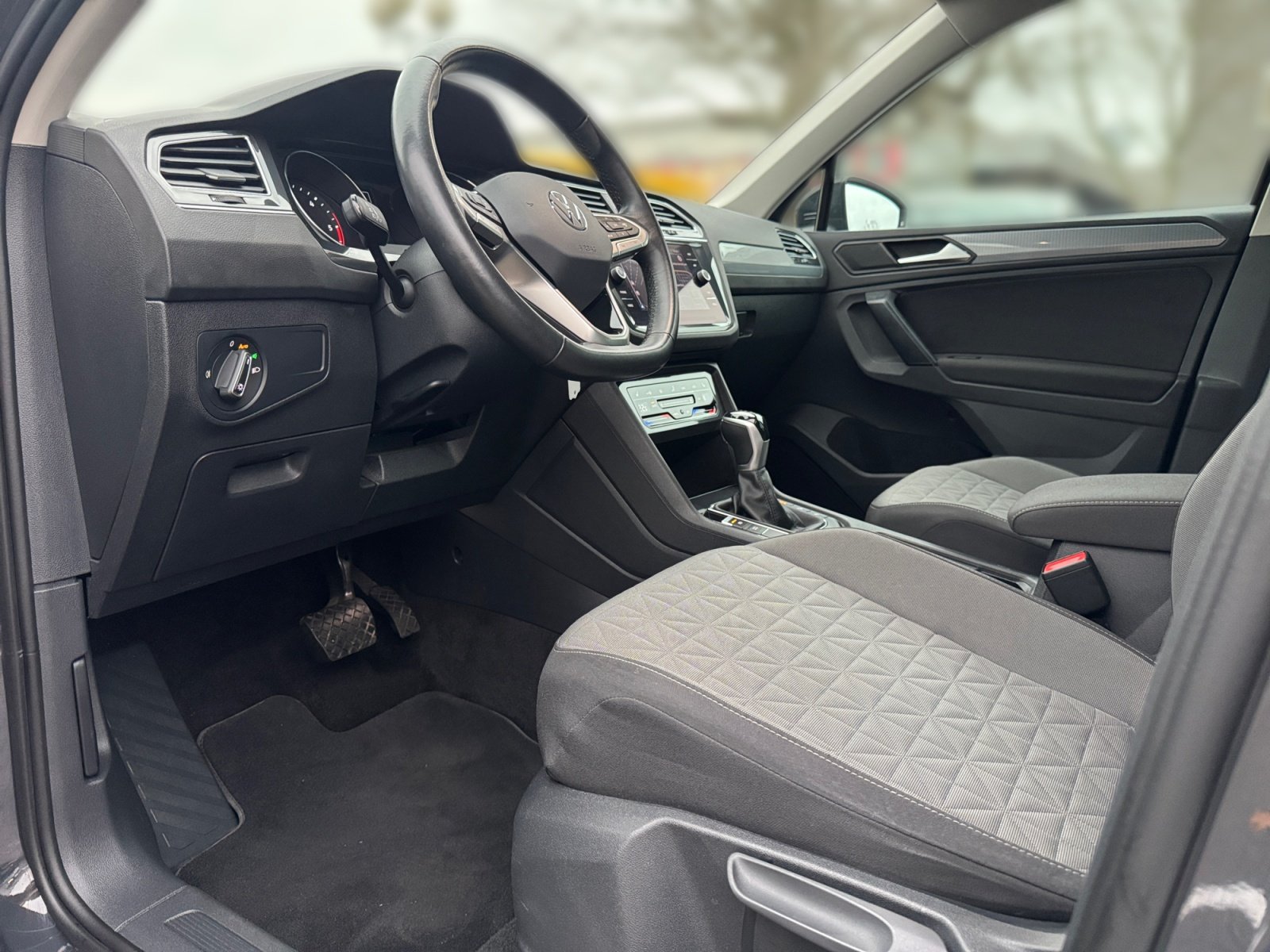 Tiguan Life 2.0 TDI DSG Kam.,PDC,ACC,AHK,LED,AUT