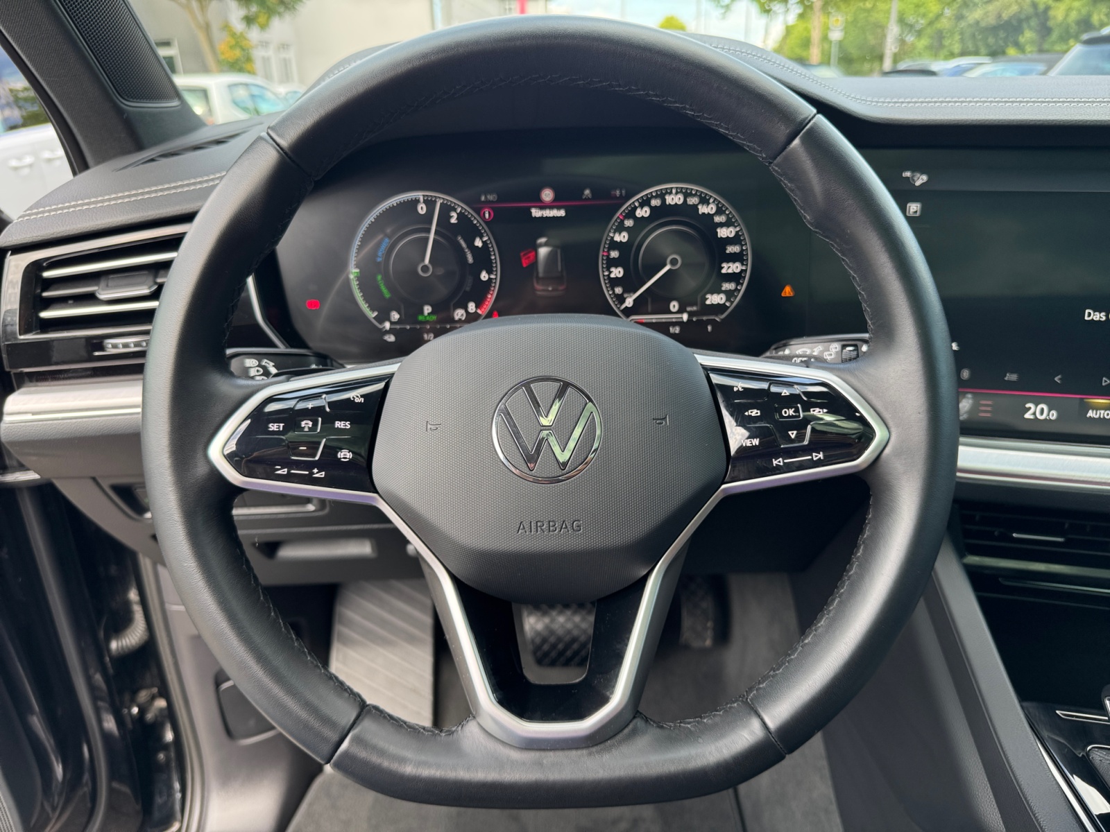 Touareg 3.0TSI eHybrid 4MOTION HUD,PDC
