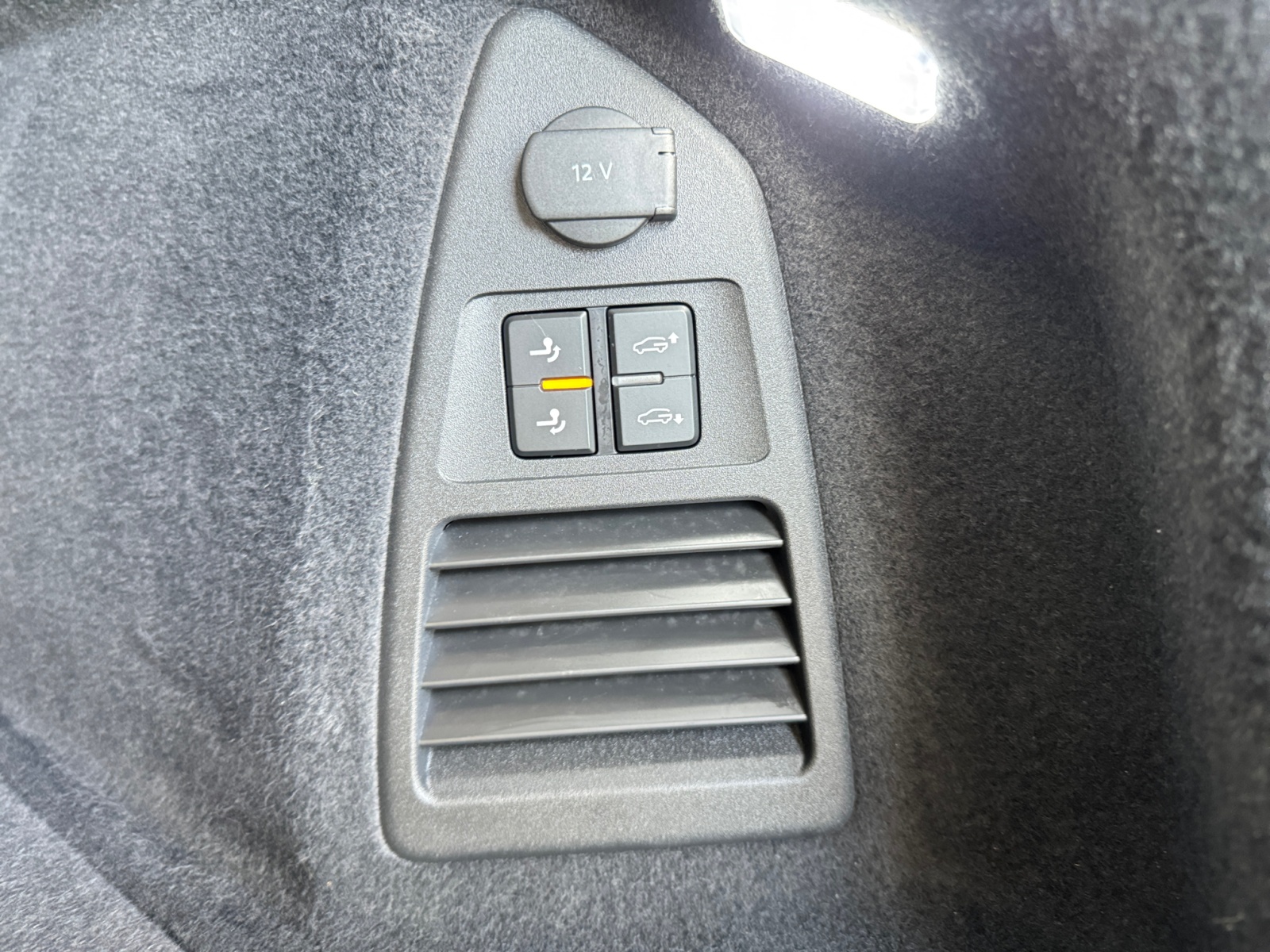 Touareg 3.0TSI eHybrid 4MOTION HUD,PDC