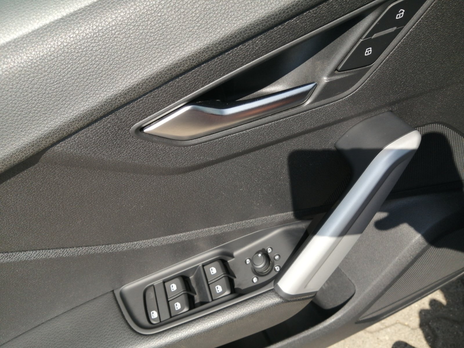 Q2 35 TDI quattro S tronic Kam.,PDC,ACC,AHK,LED