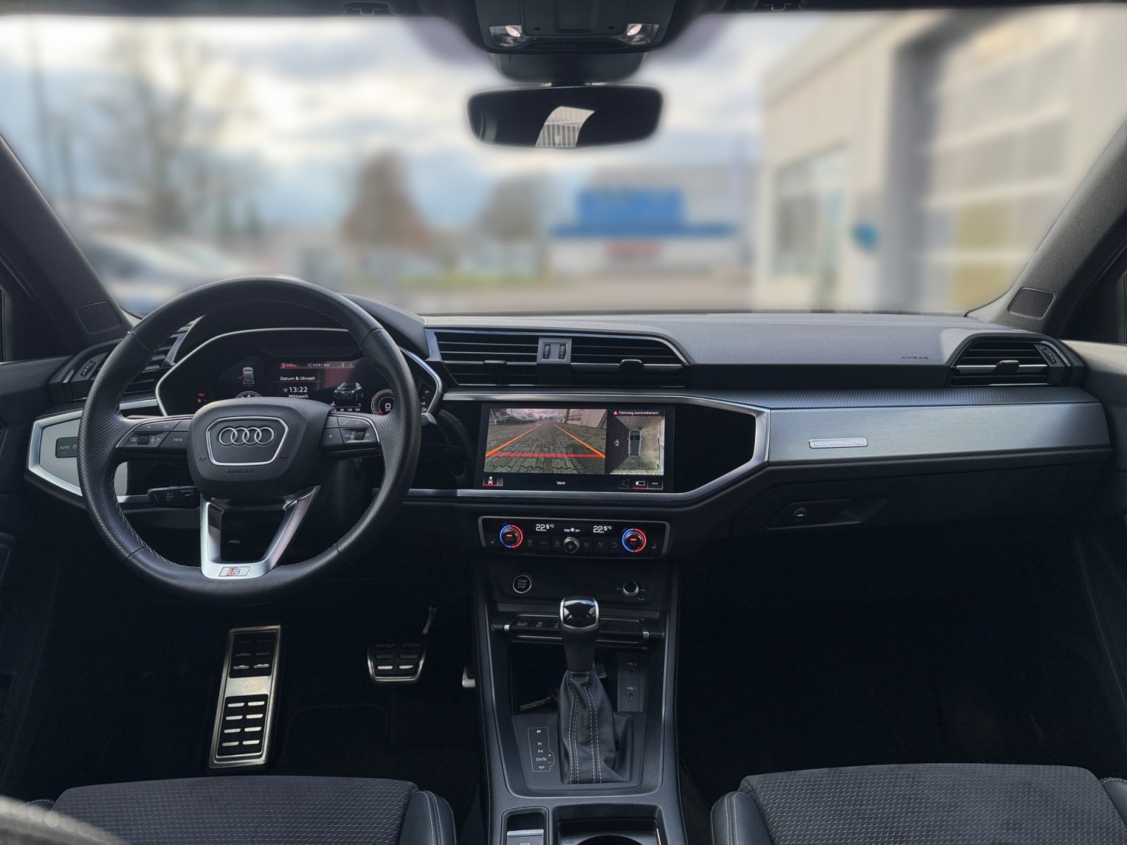 Q3 S line 40 TFSI quattro S tronic S Line,matrix