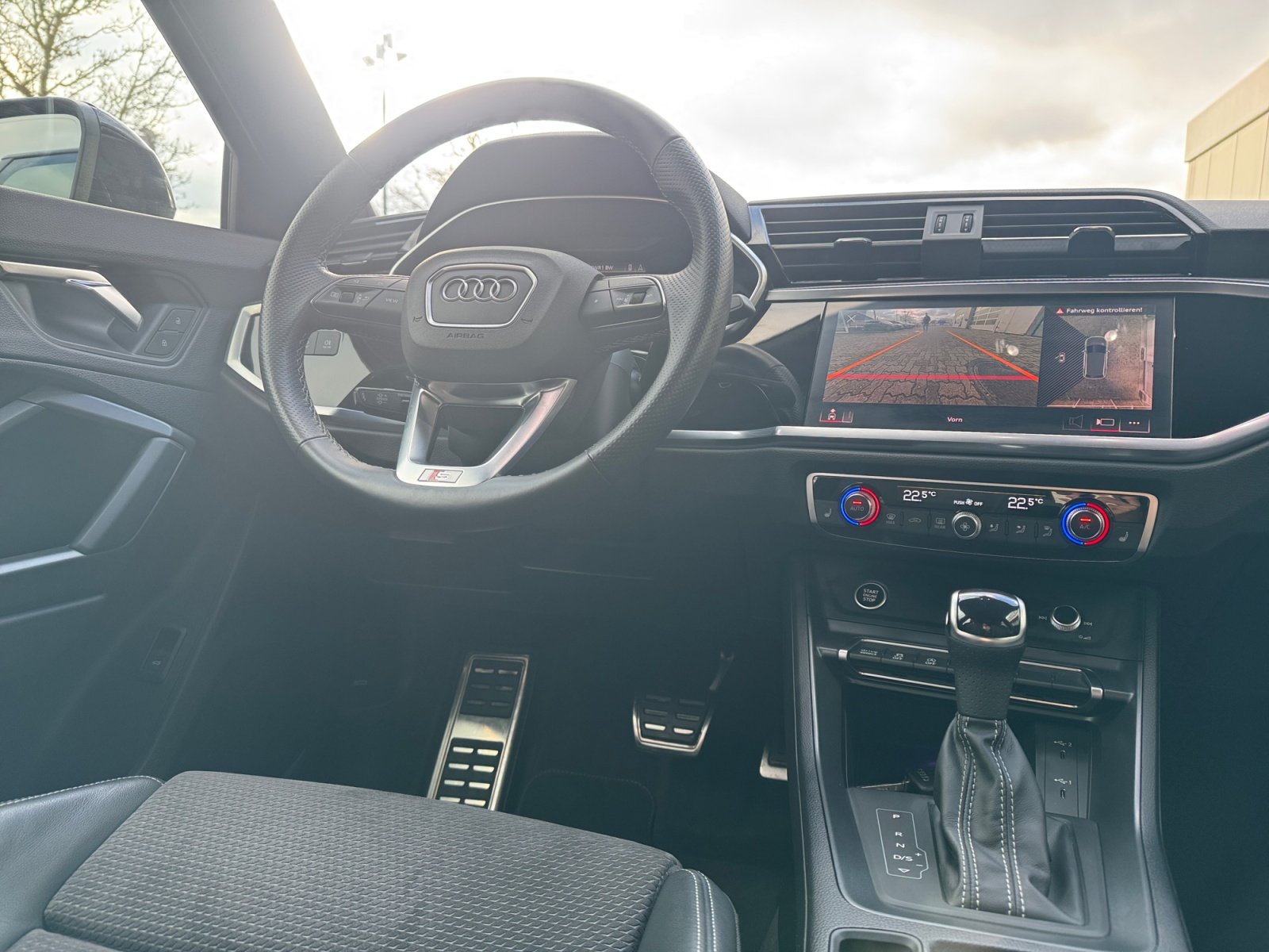 Q3 S line 40 TFSI quattro S tronic S Line,matrix