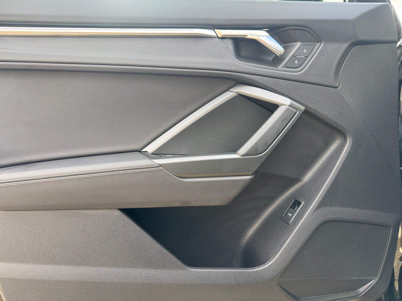 Q3 S line 40 TFSI quattro S tronic S Line,matrix