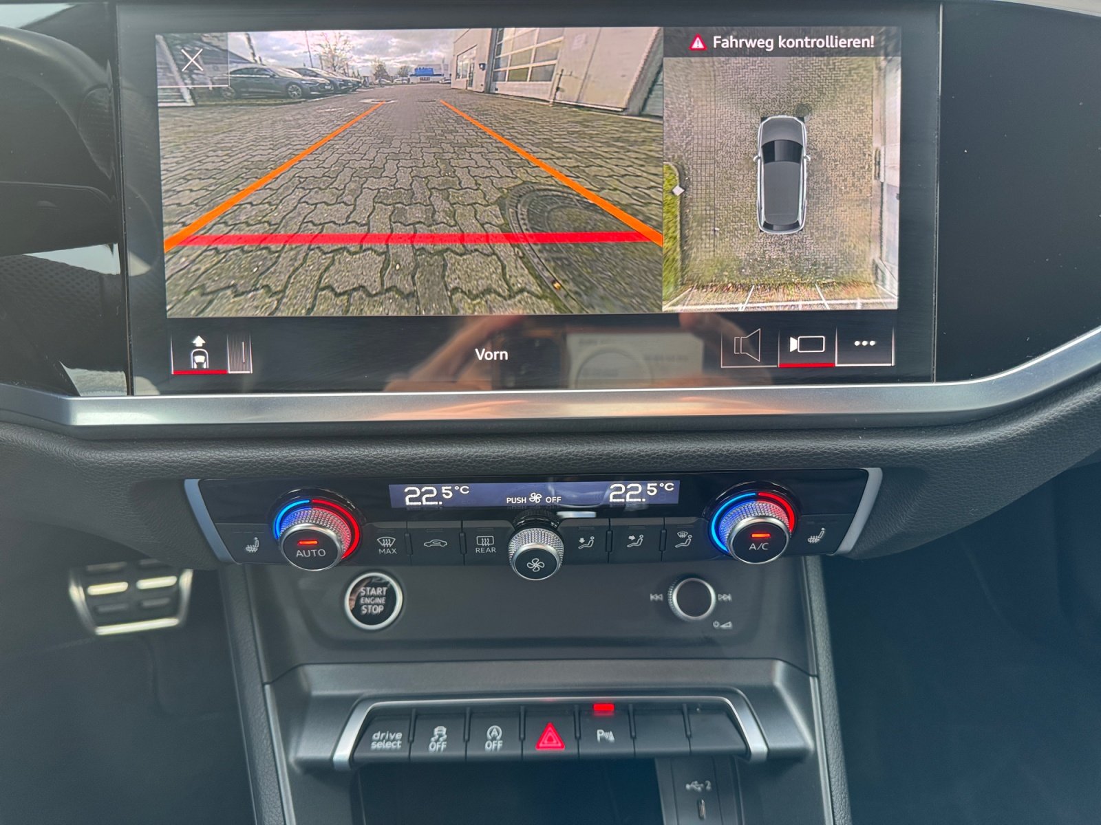 Q3 S line 40 TFSI quattro S tronic S Line,matrix