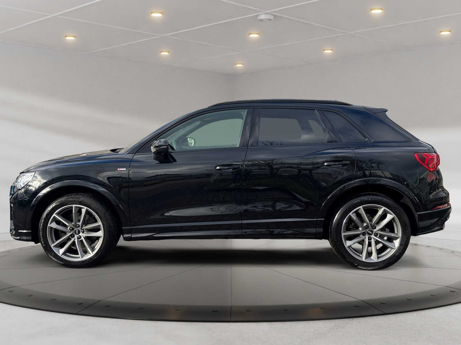 Q3 S line 40 TFSI quattro S tronic S Line,matrix