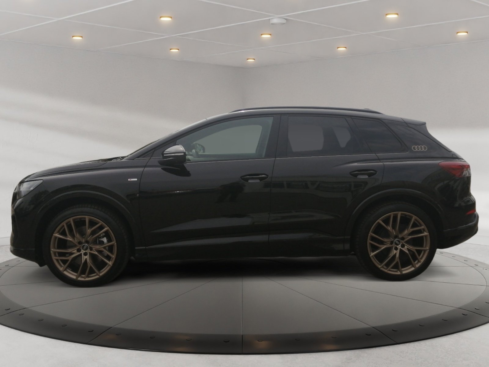 Q4 e-tron 55 e-tron quattro 250 kW S Line,360,LM