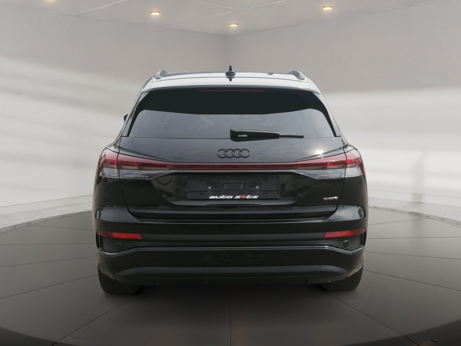 Q4 e-tron 55 e-tron quattro 250 kW S Line,360,LM