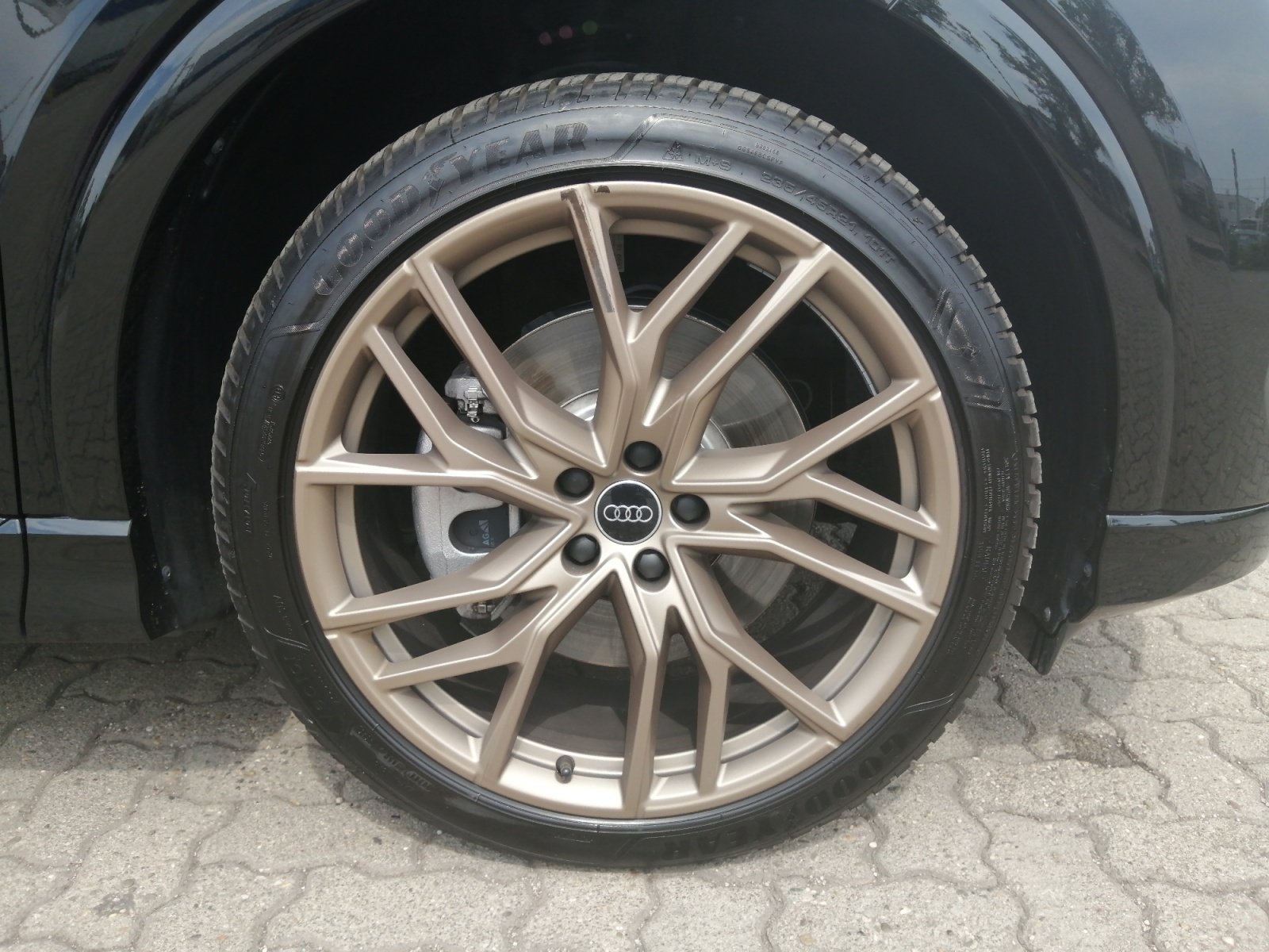 Q4 e-tron 55 e-tron quattro 250 kW S Line,360,LM