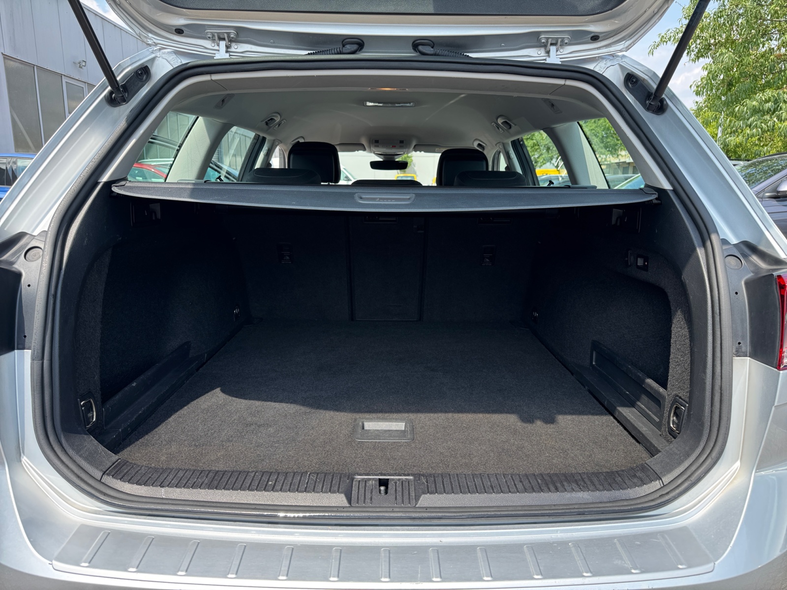Passat Variant 2.0TDI Business DSG ,PDC,Massage