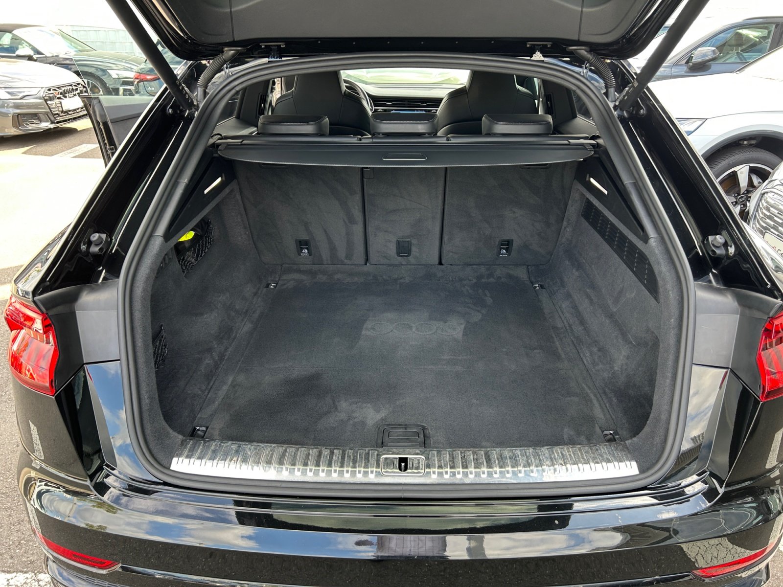 SQ8 competition plus TFSI 373(507)  tiptronic