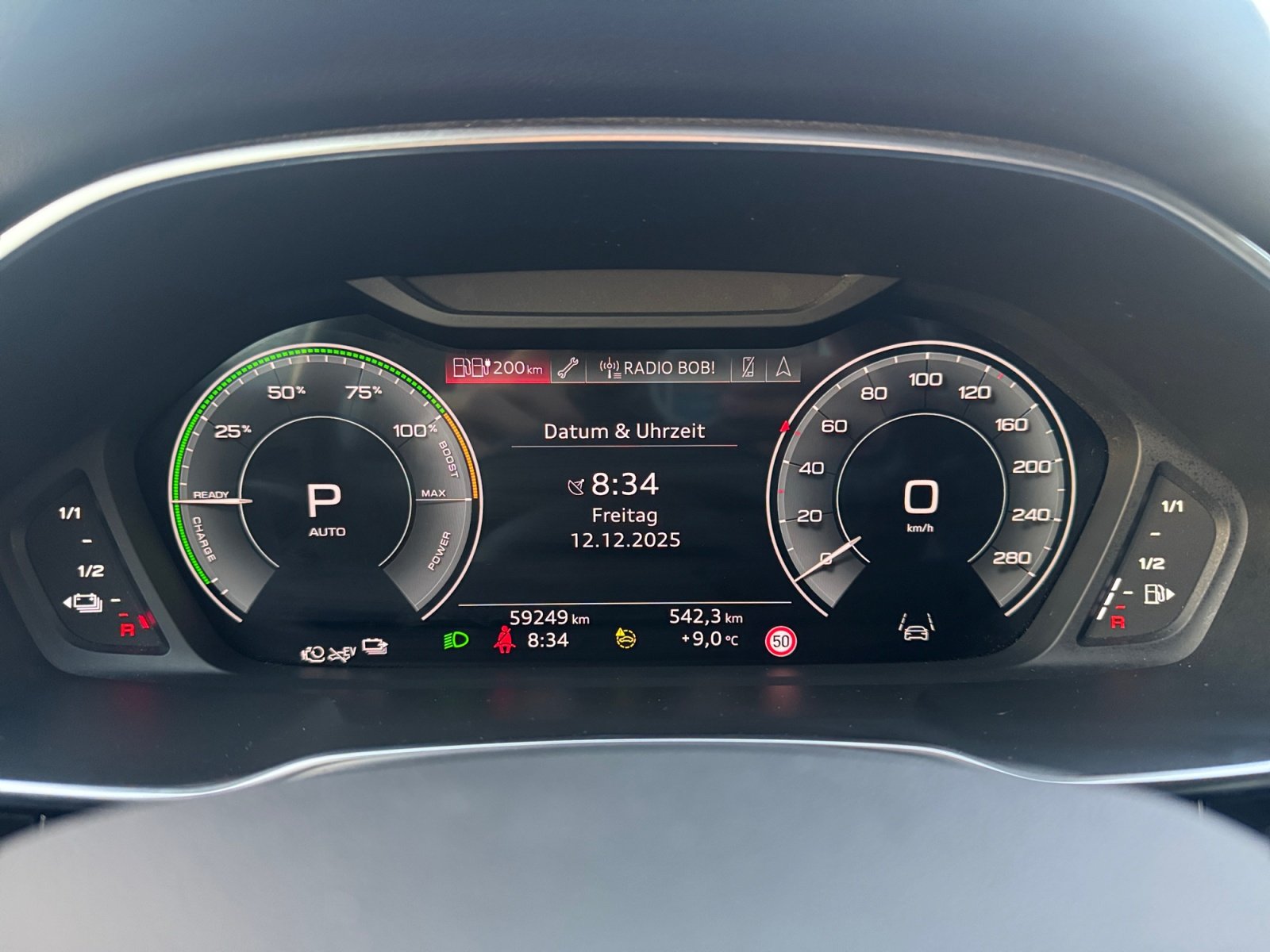 Q3 TFSI e S line 45 TFSI e 180(245)  S tronic